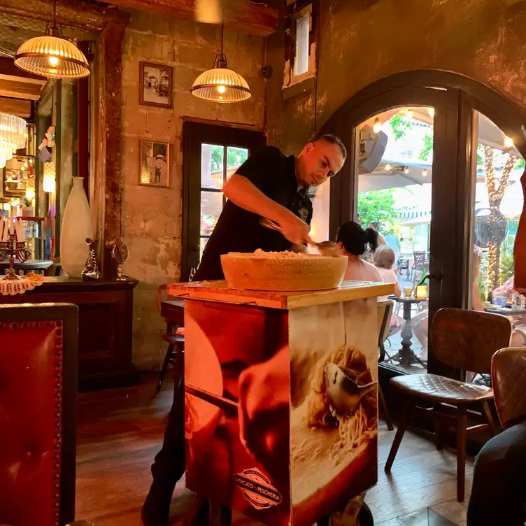 Photo credit: opentable