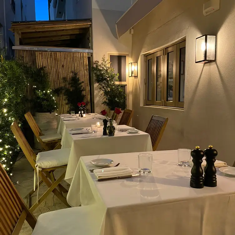 Photo credit: opentable