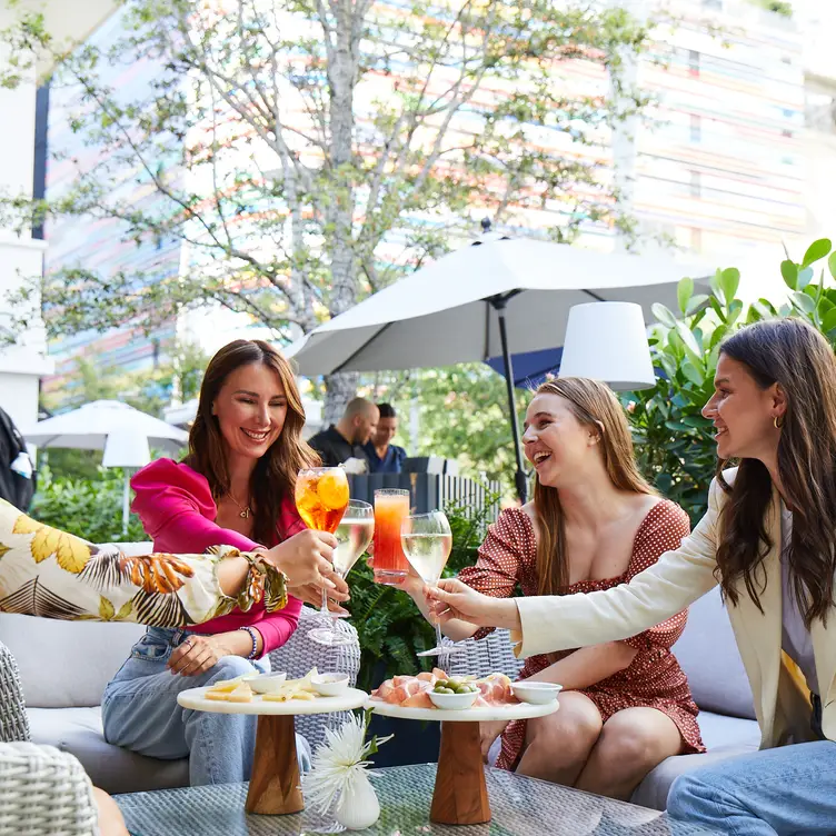 Photo credit: opentable