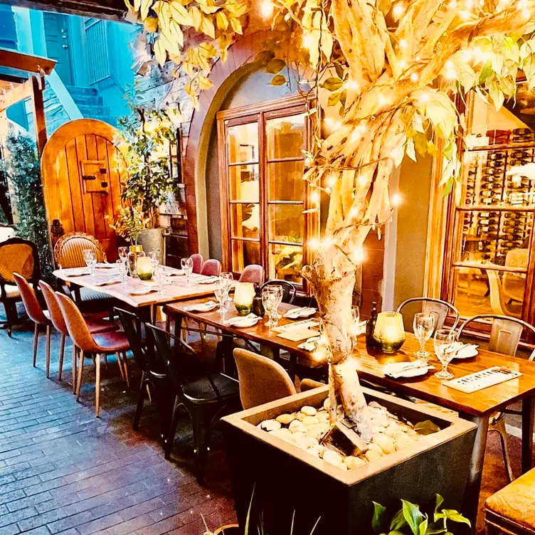 Photo credit: opentable