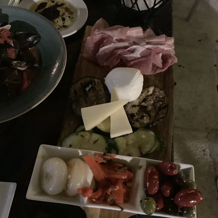 Photo credit: opentable