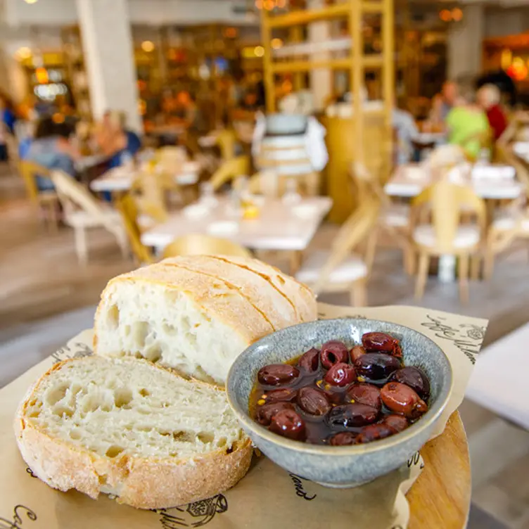 Photo credit: opentable
