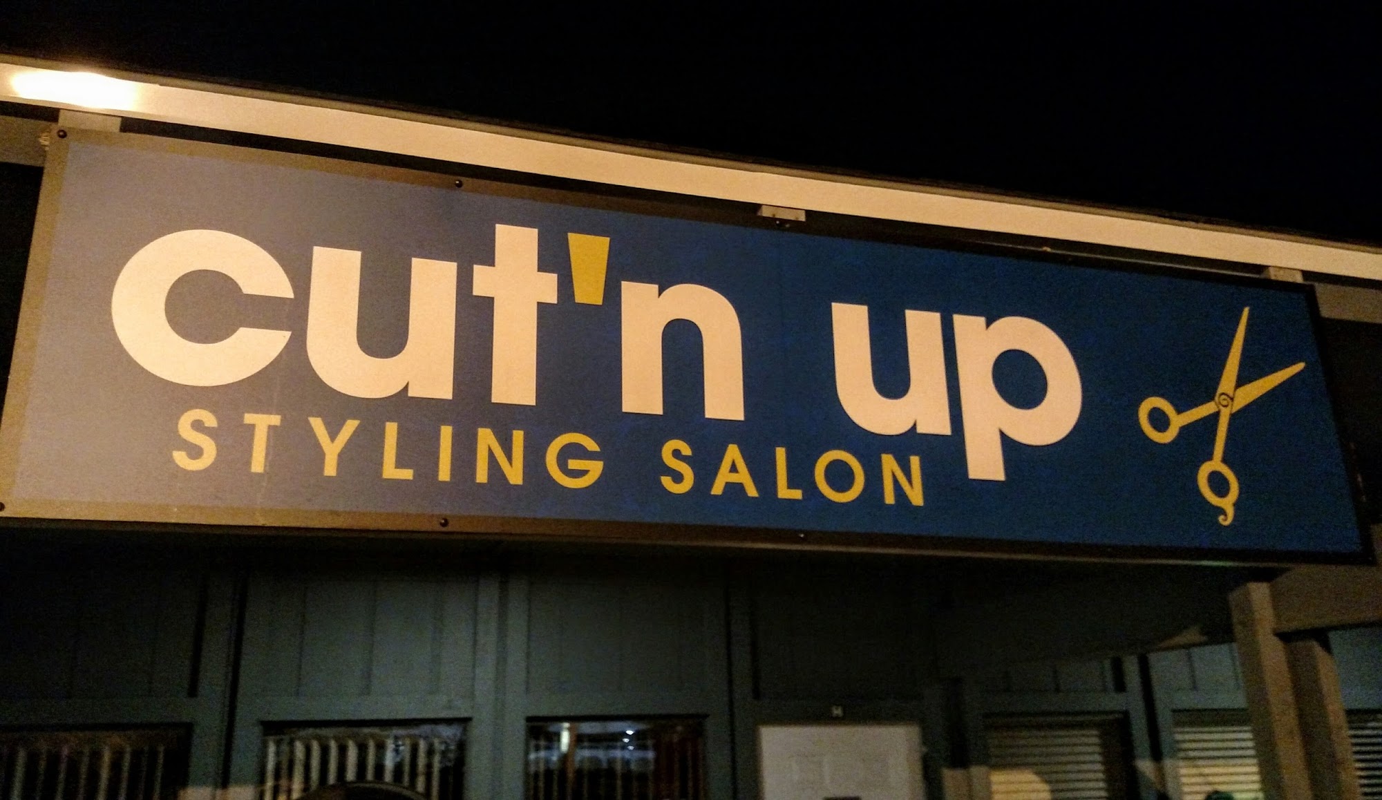 Cut'n Up Salon