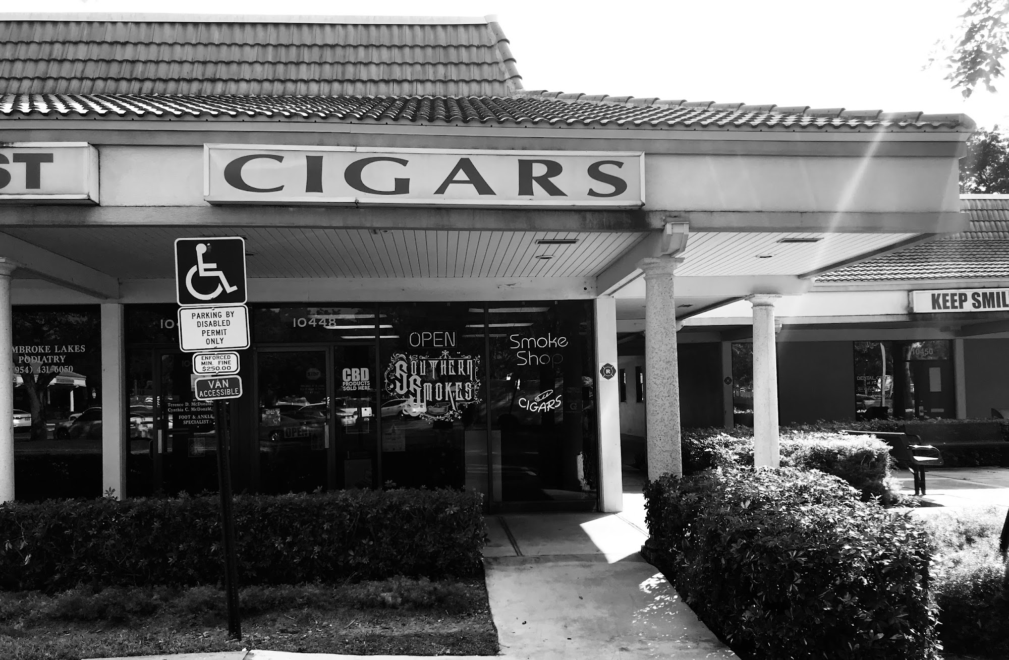 Smoke shop Southern Smokes Cigars beer and wine Delta 8, Delta10, THC-O , Fume, HQD, smoke shop near Pembroke Pines