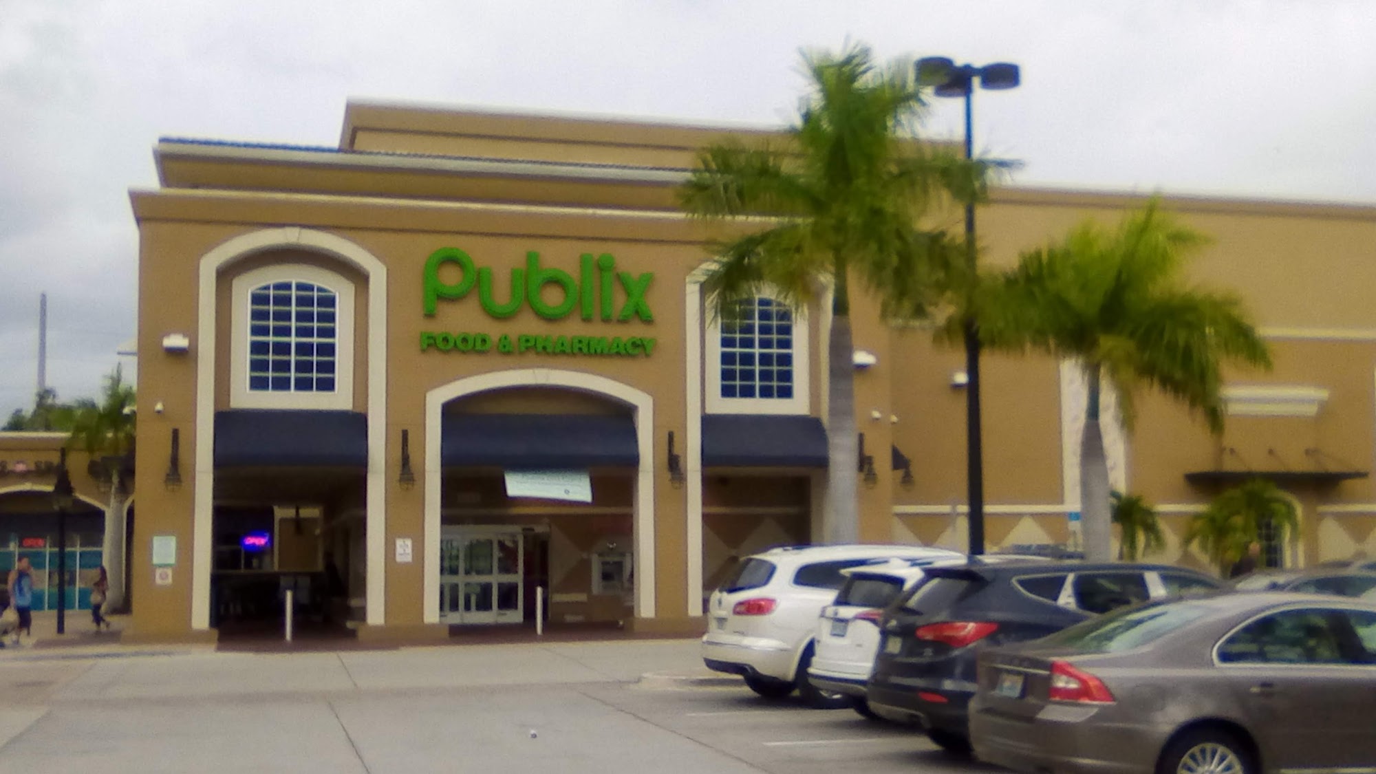 Publix Super Market at Broadway Promenade