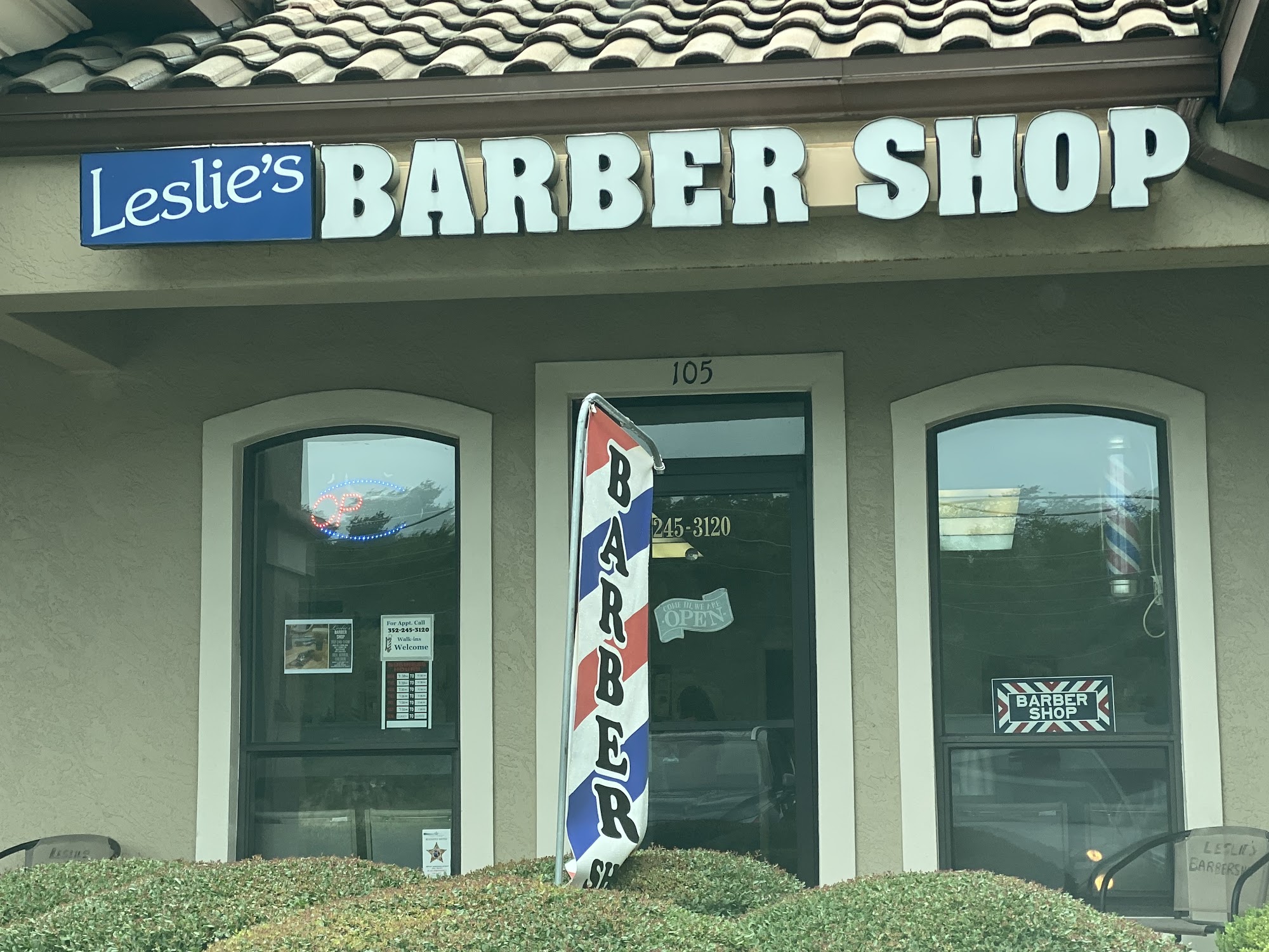 Leslie's Barber Shop