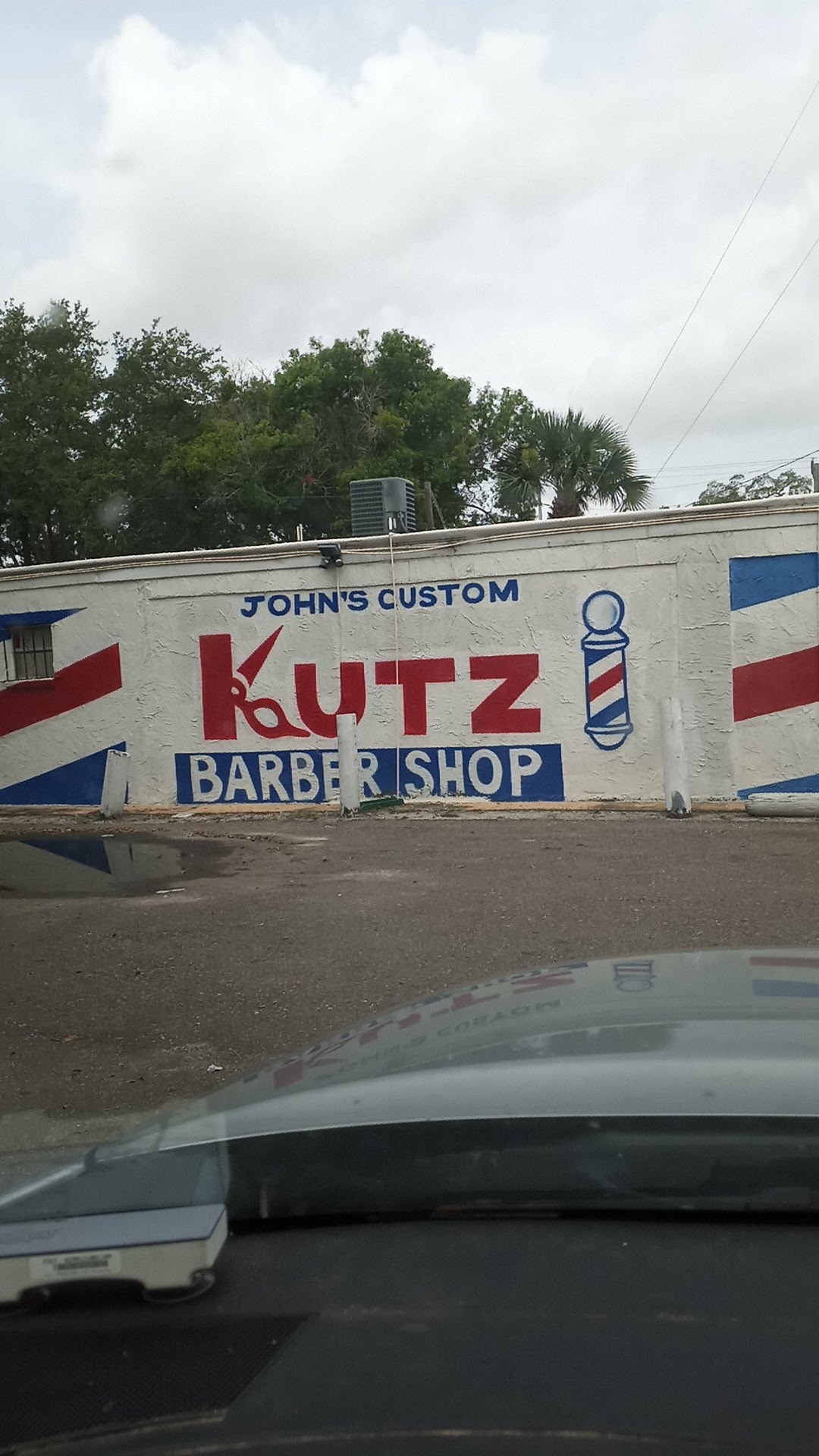 John's Custom Kutz