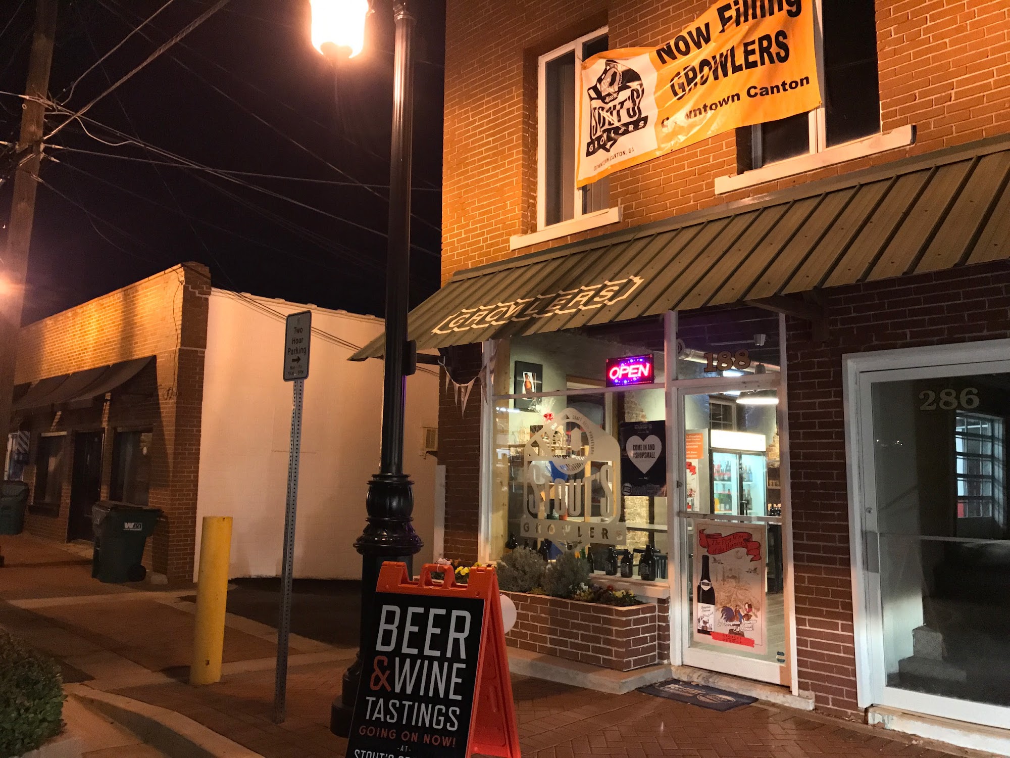 Stout's Growlers Taproom & Wine Bar
