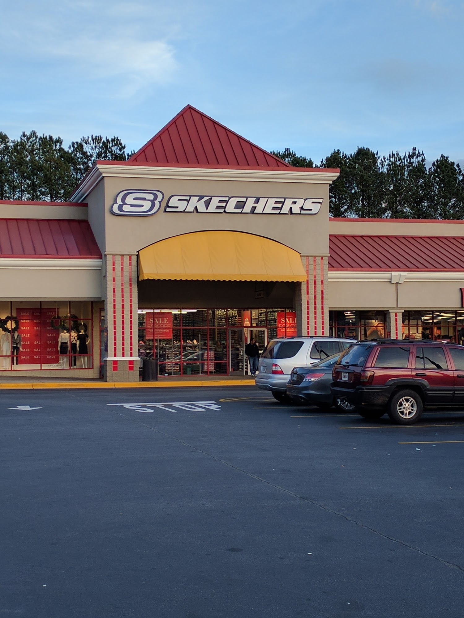 SKECHERS Factory Outlet