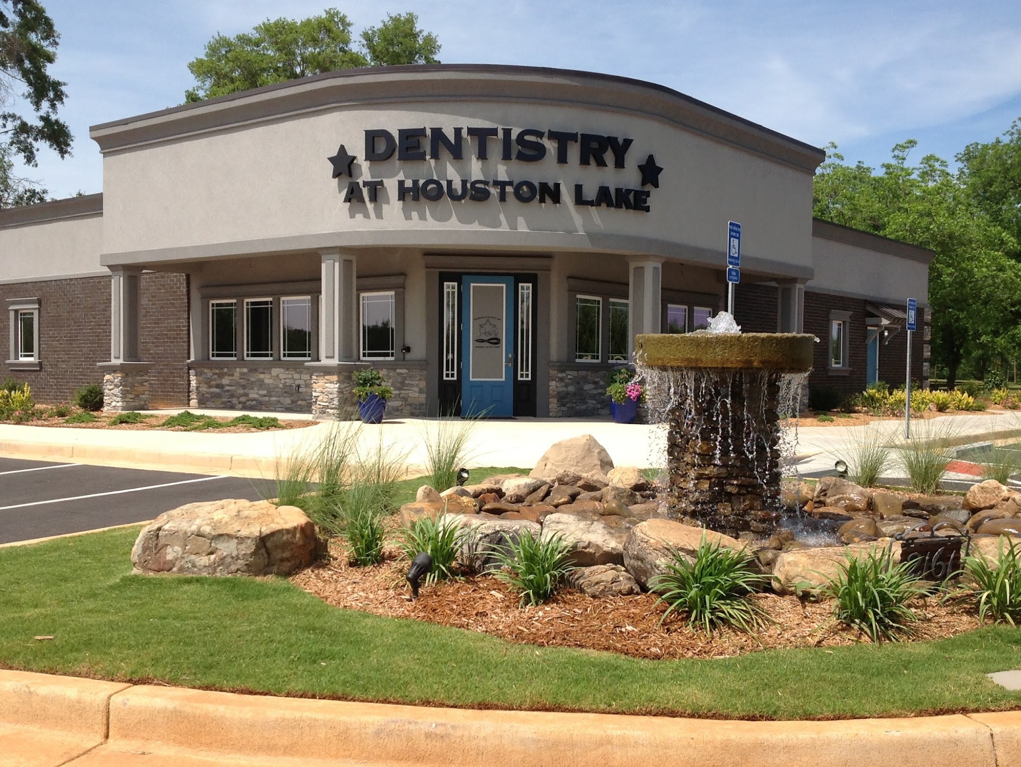 Dentistry At Houston Lake