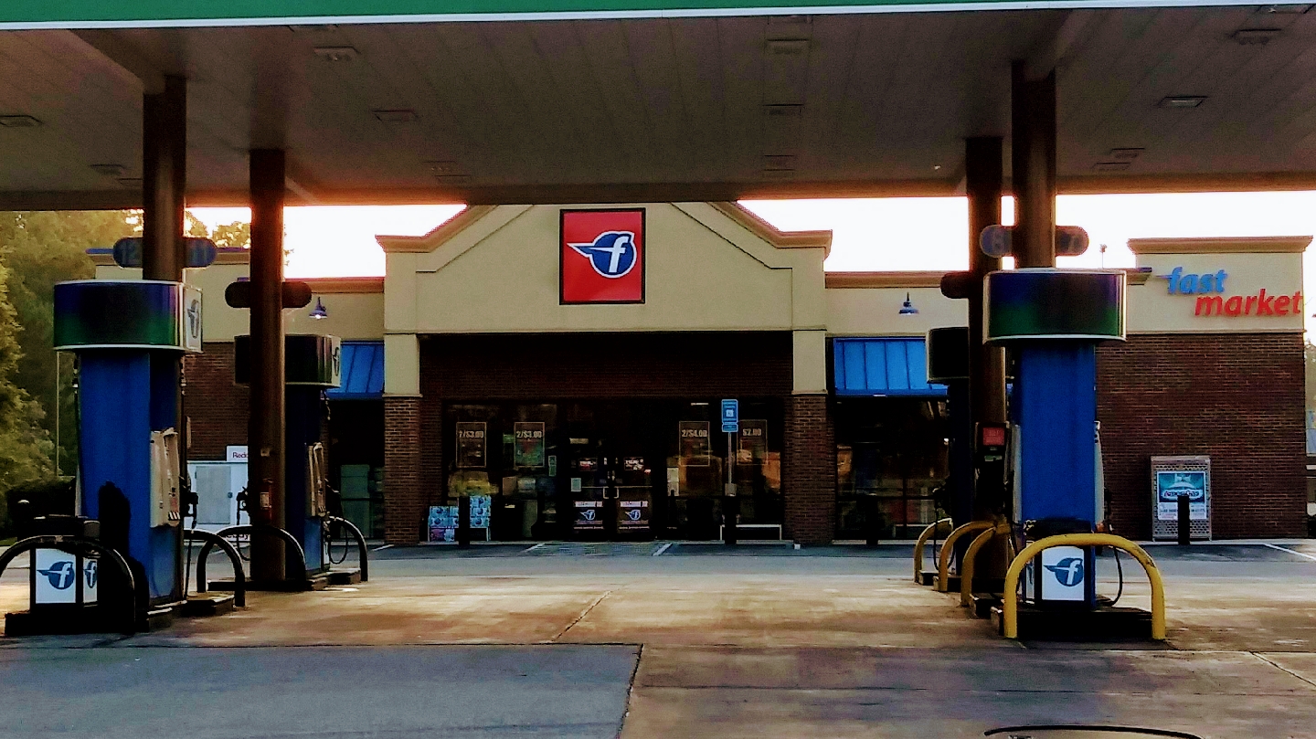 Fast Market (24-Hour Fuel Station)