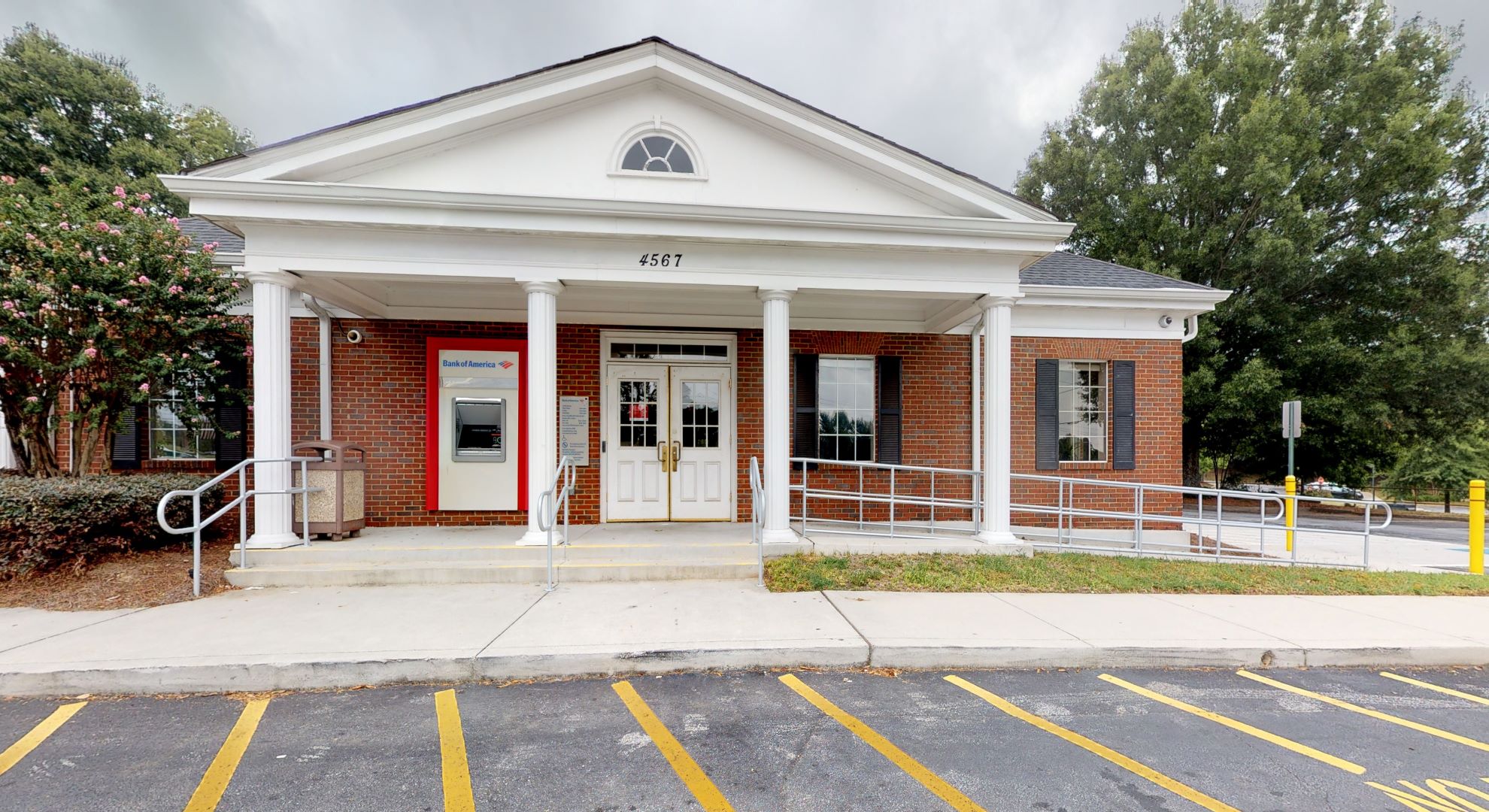 Bank of America (with Drive-thru ATM)