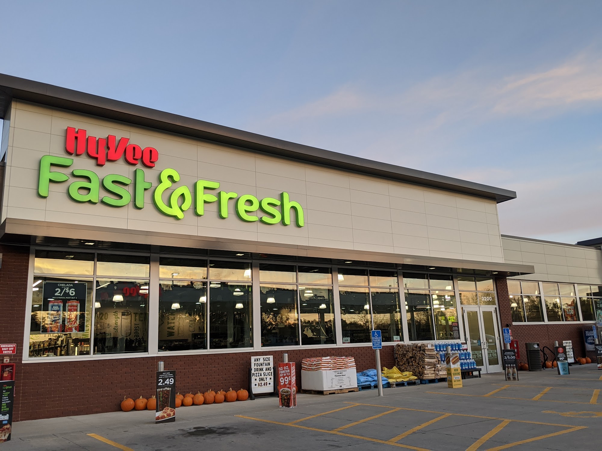 Hy-Vee Fast & Fresh