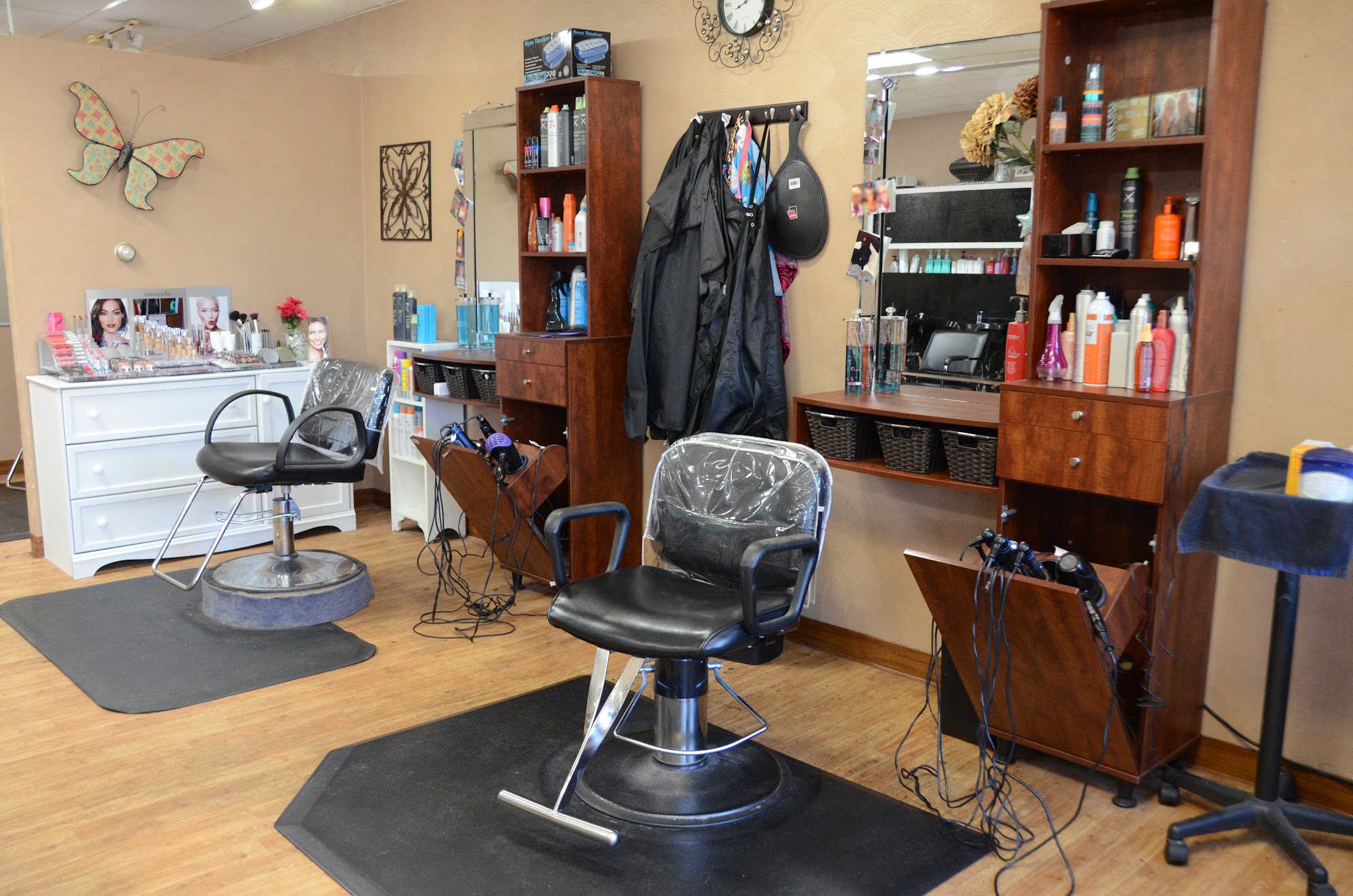 Hair Studio 706 706 Sumner Ave, Humboldt Iowa 50548