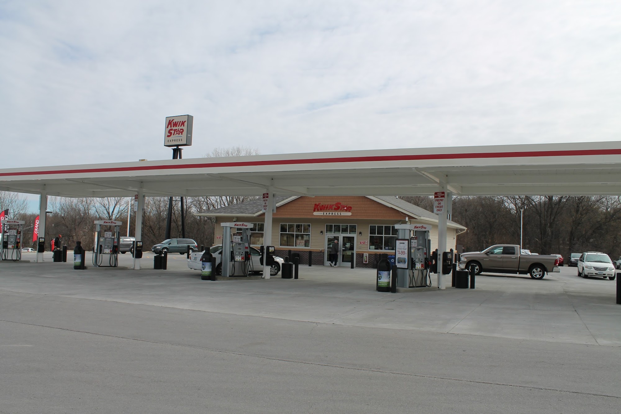 TOBACCO OUTLET PLUS GROCERIES 4923 Merle Hay Rd, Urbandale IA Hours