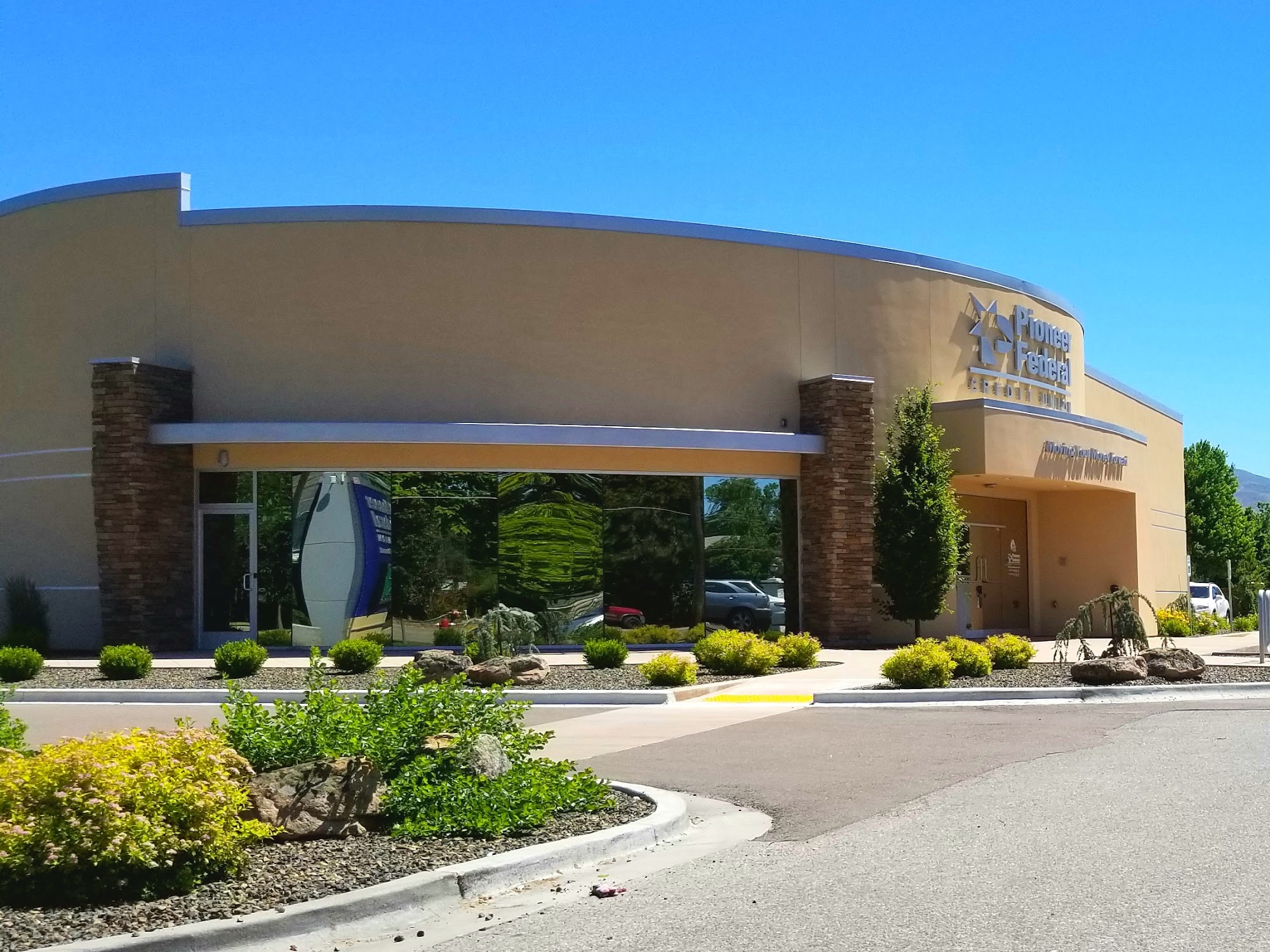Pioneer Federal Credit Union | Boise, ID | Broadway Ave.