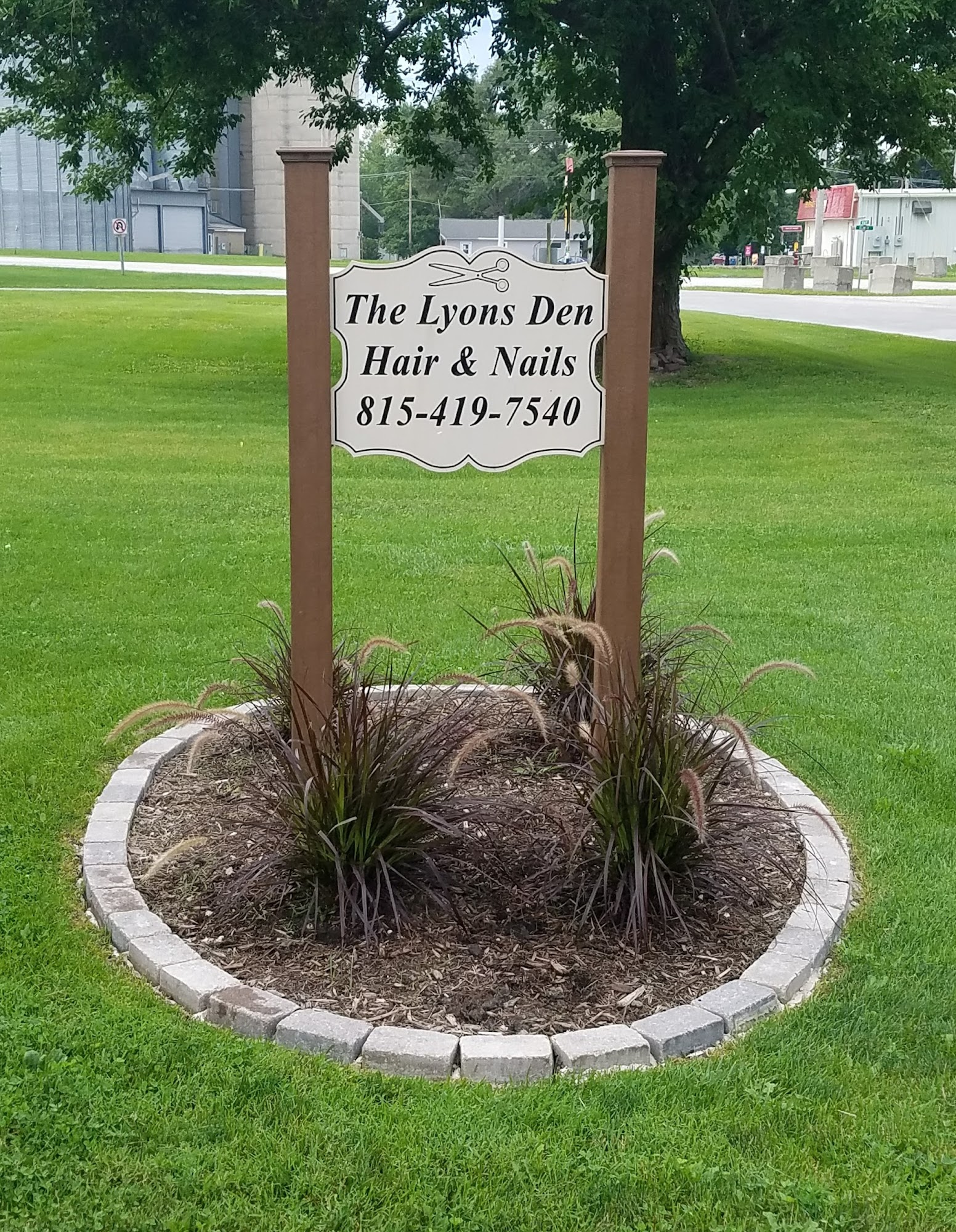 The Lyons Den N, 205 4th St, Cornell Illinois 61319
