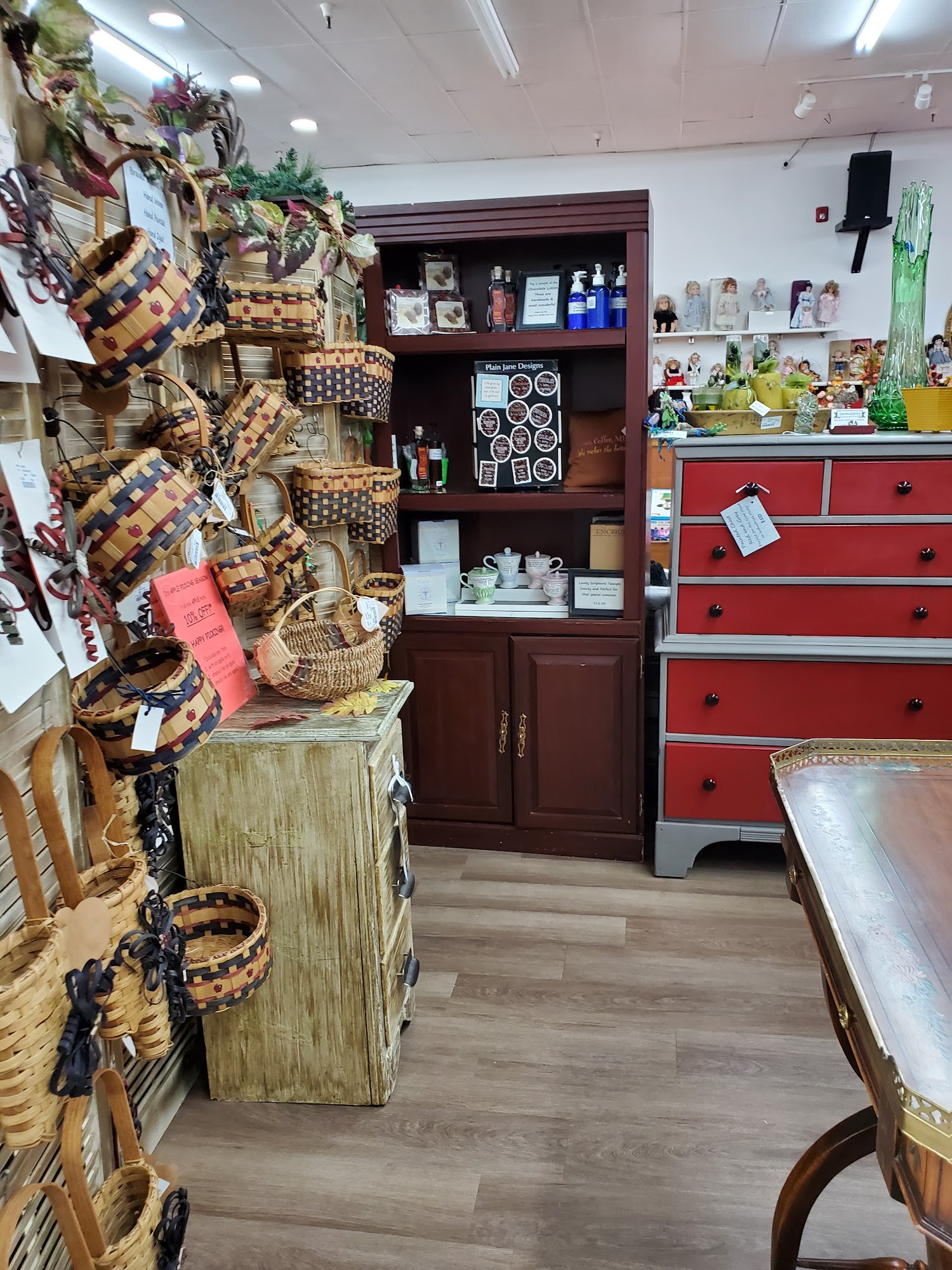 Qtiques Vintage & Antique Mall