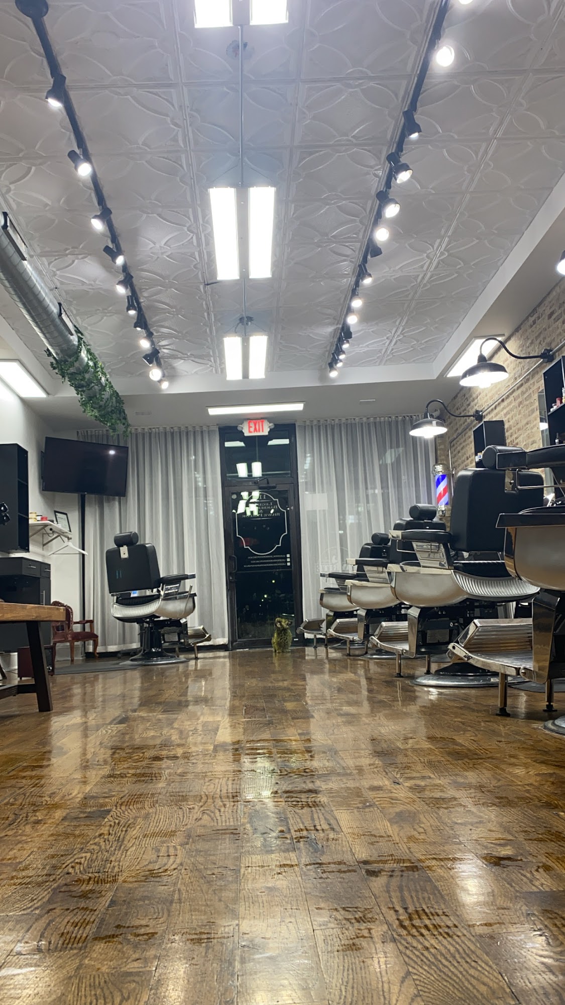 Legends Barbershop & Shave Parlor