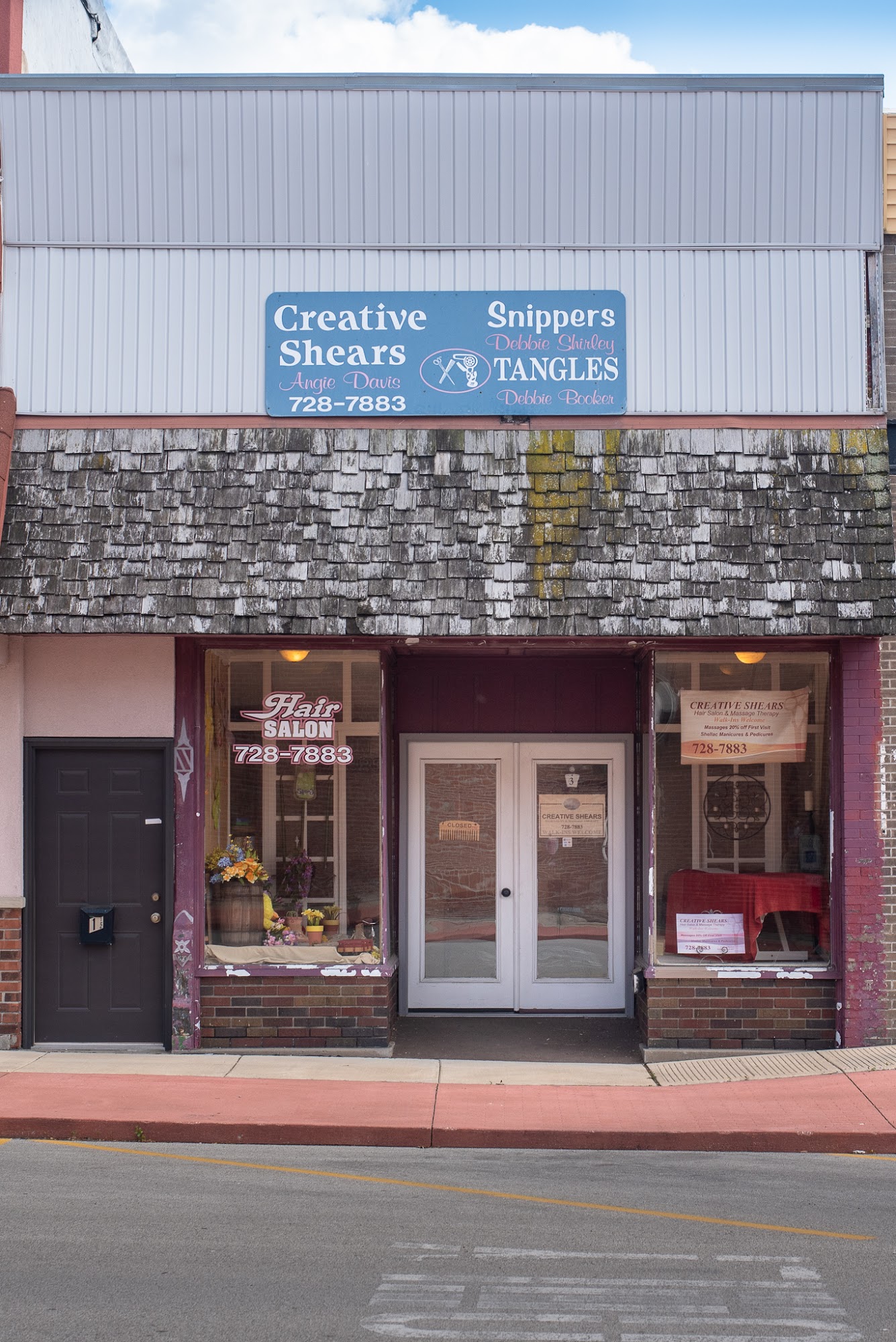 Creative Shears 3 W Jefferson St, Sullivan Illinois 61951