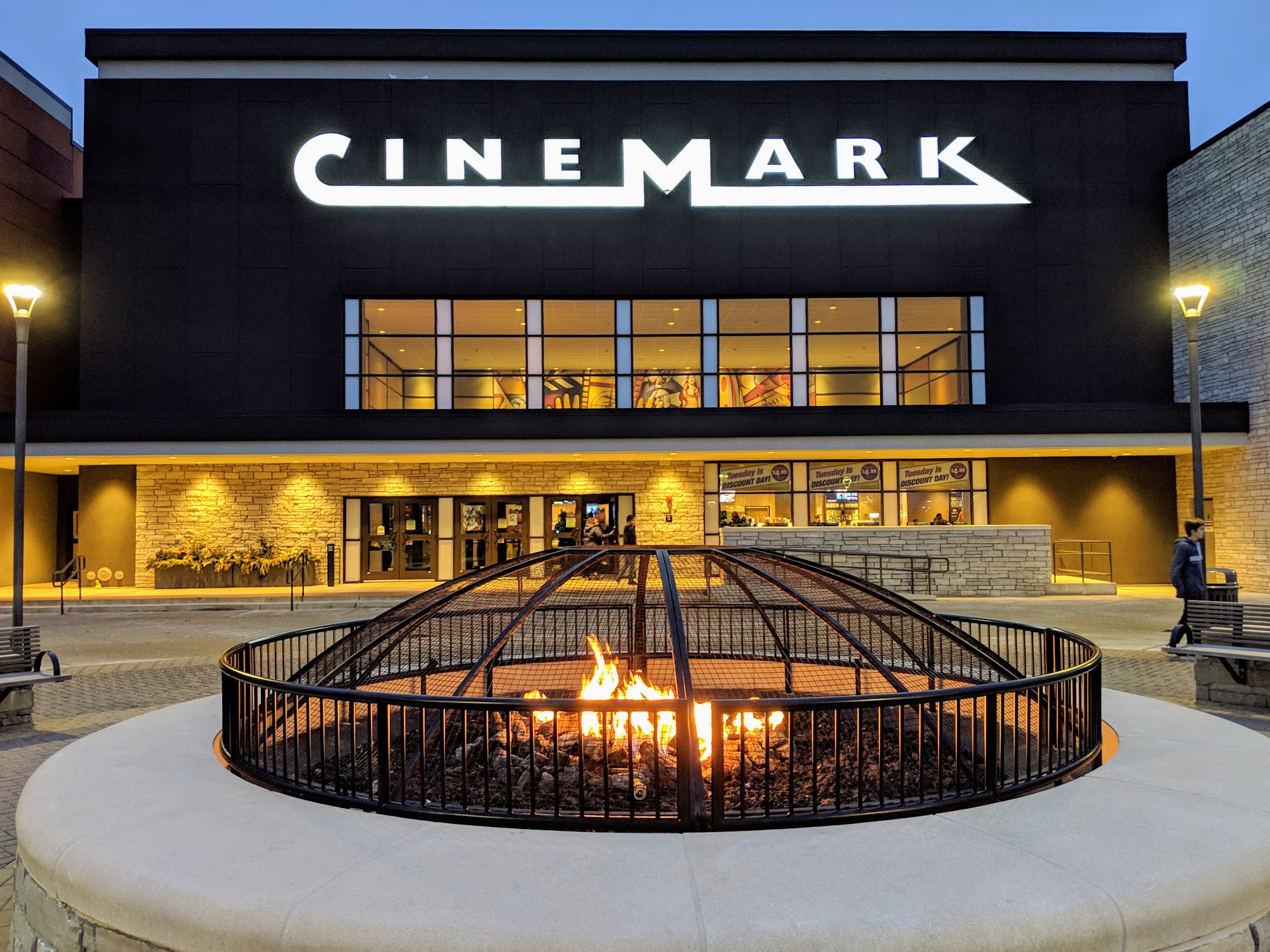 Cinemark Spring Hill Mall and XD