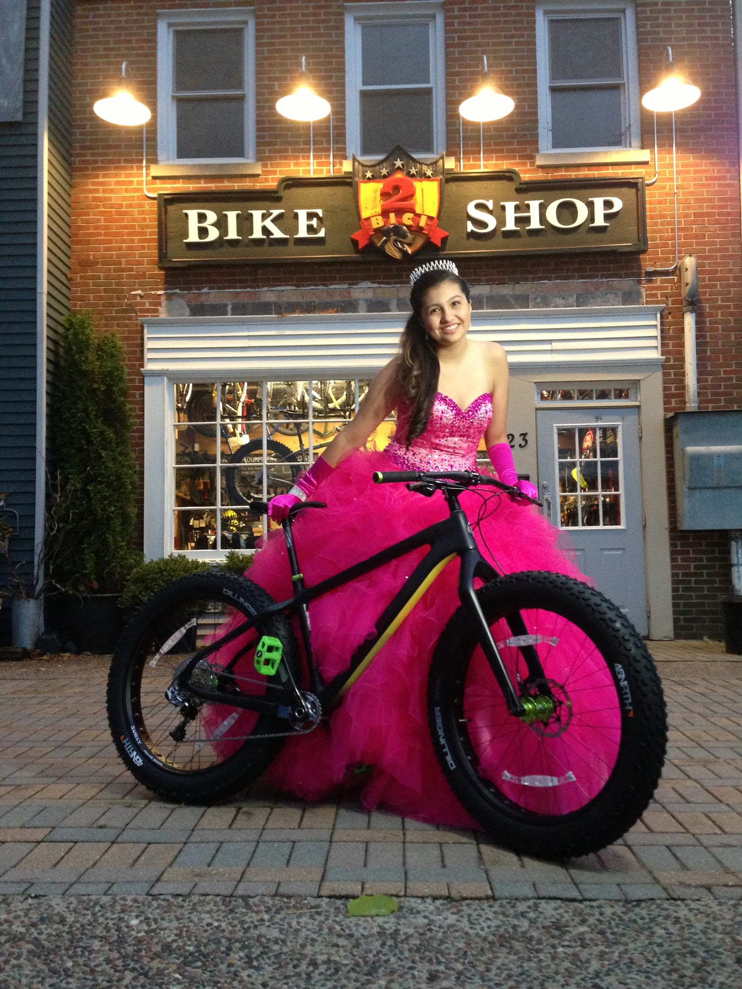 2 Bici Bicycle Shop