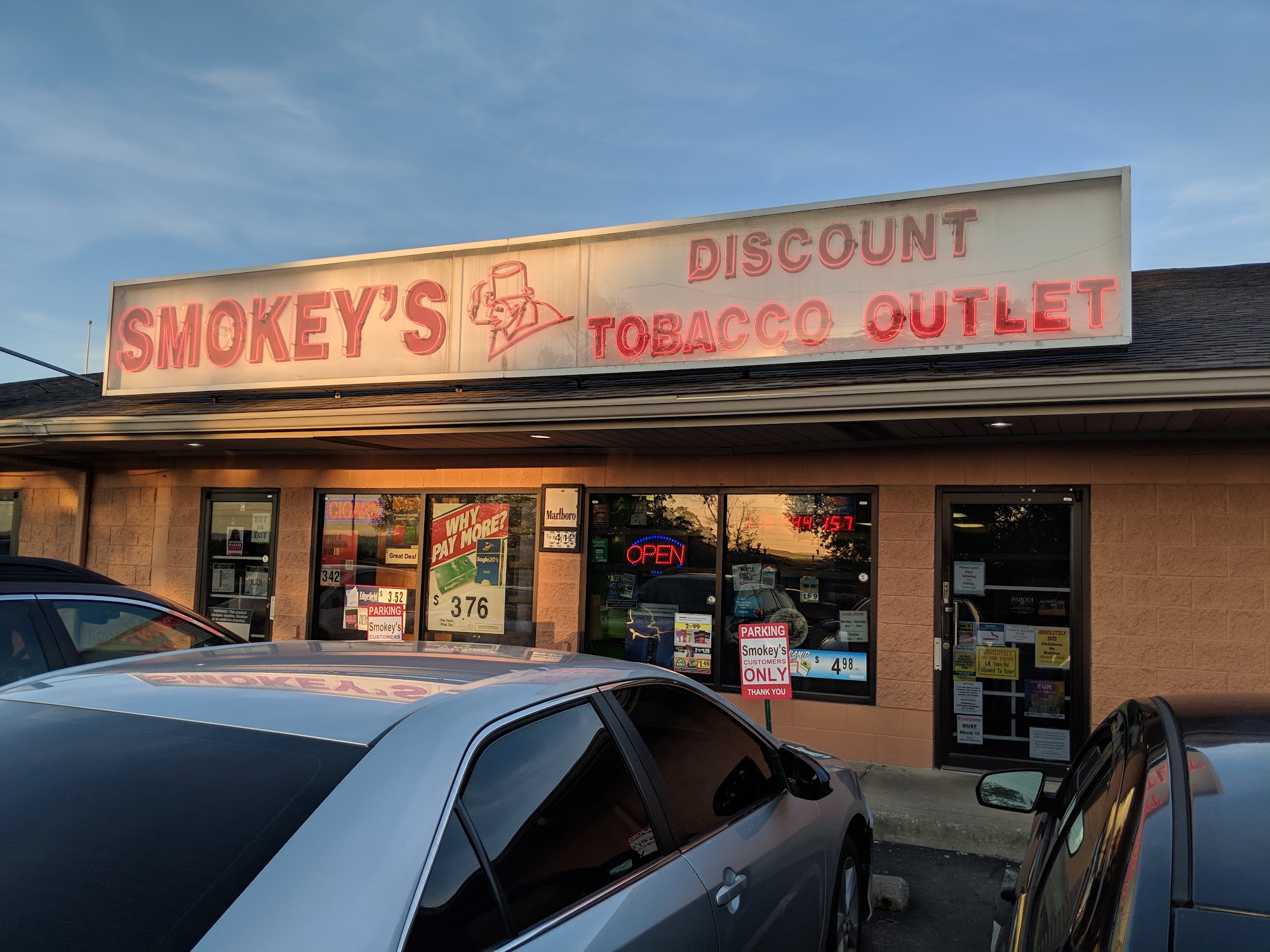 Smokey's Discount Tobacco Outlet