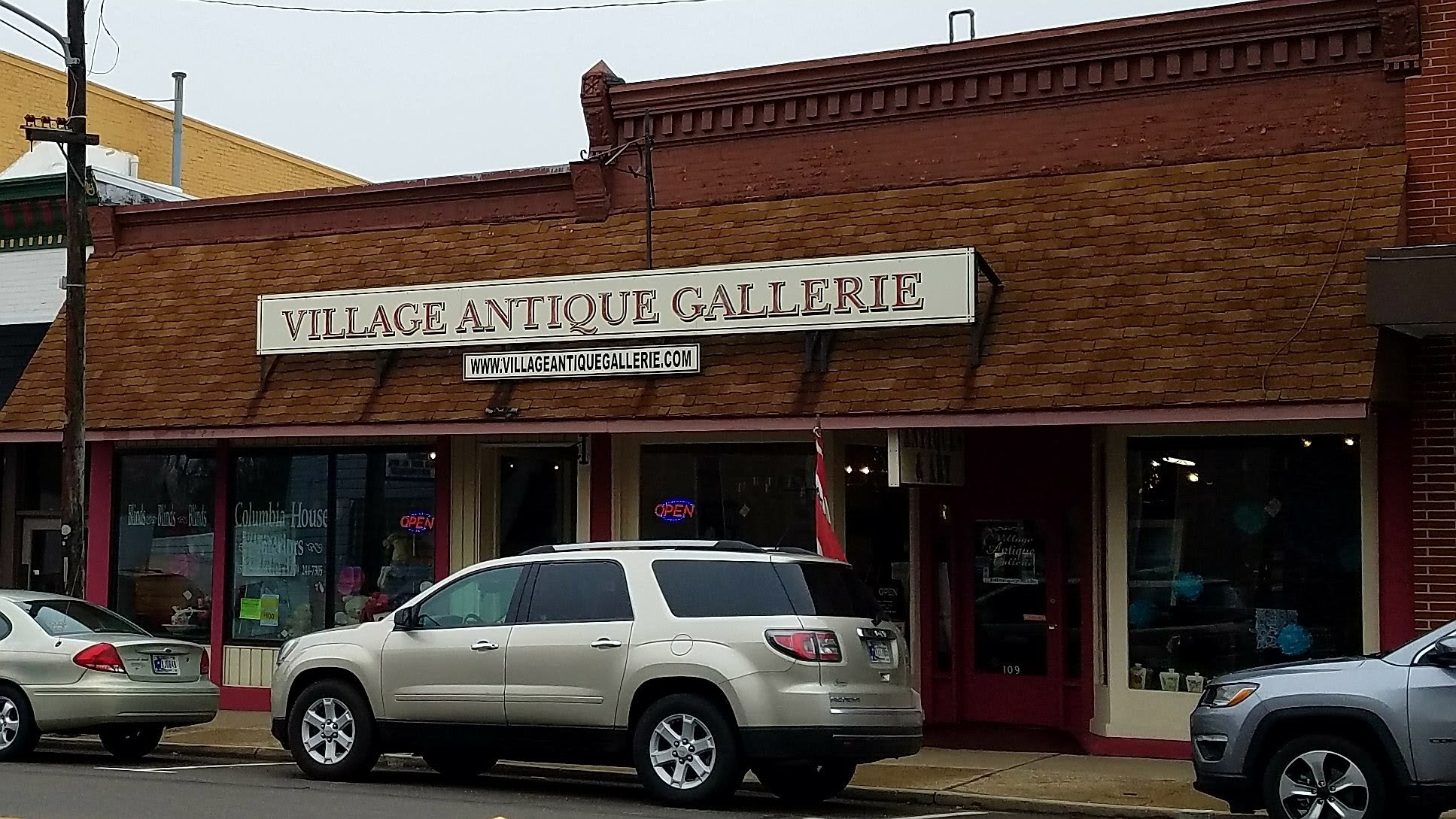 Village Antique Gallerie
