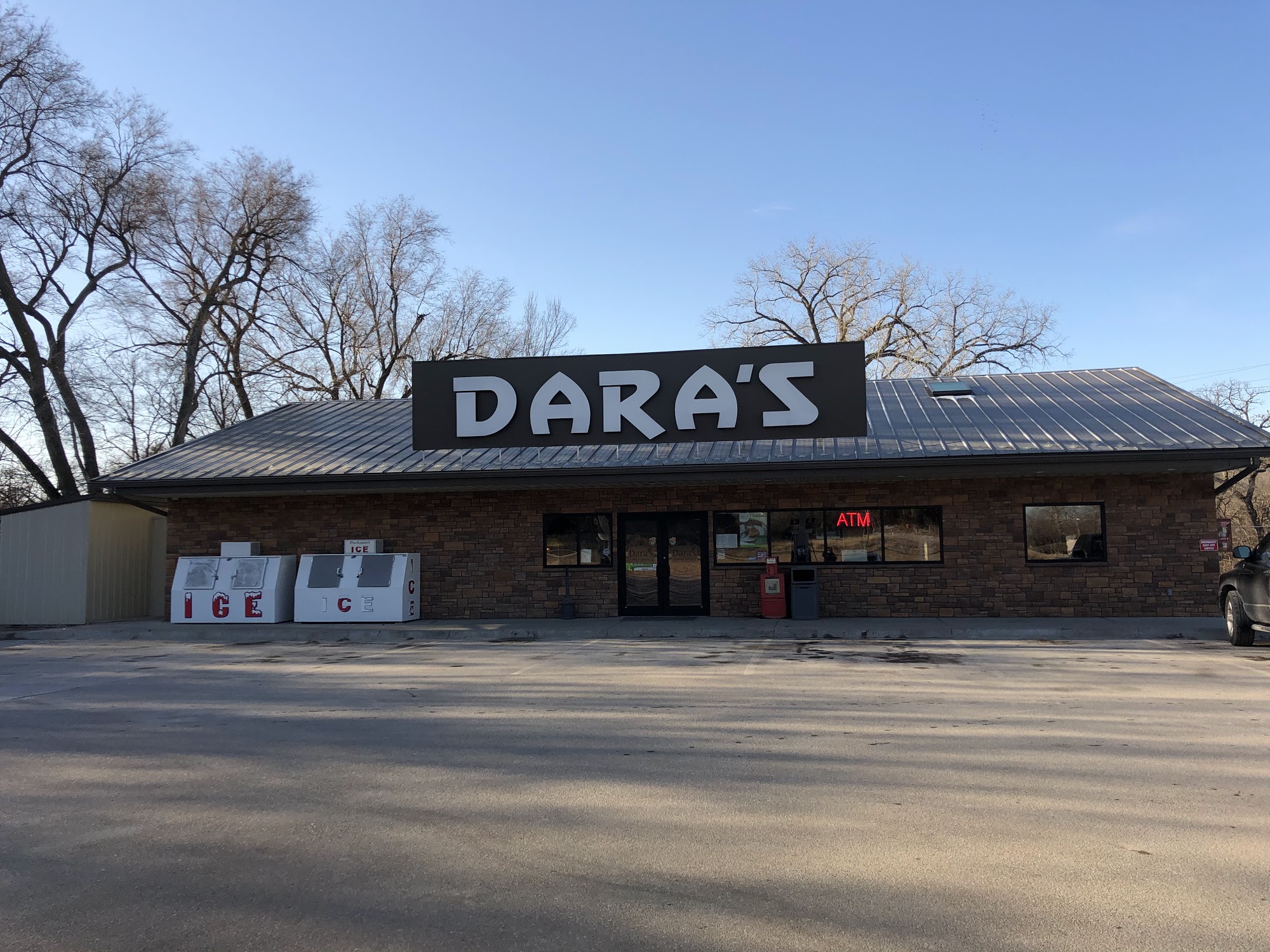 Dara's Corner Market
