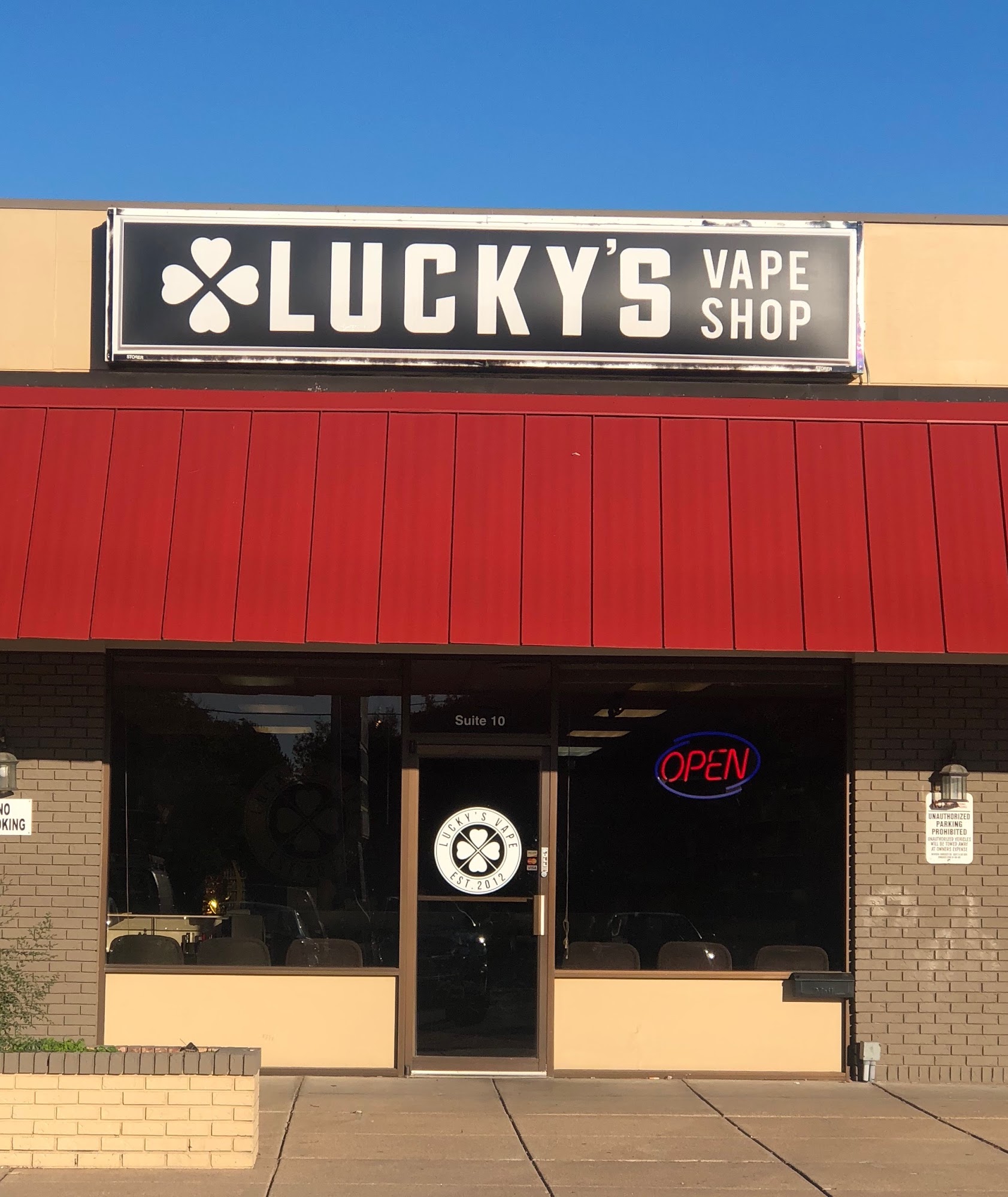 Lucky's Vape - West