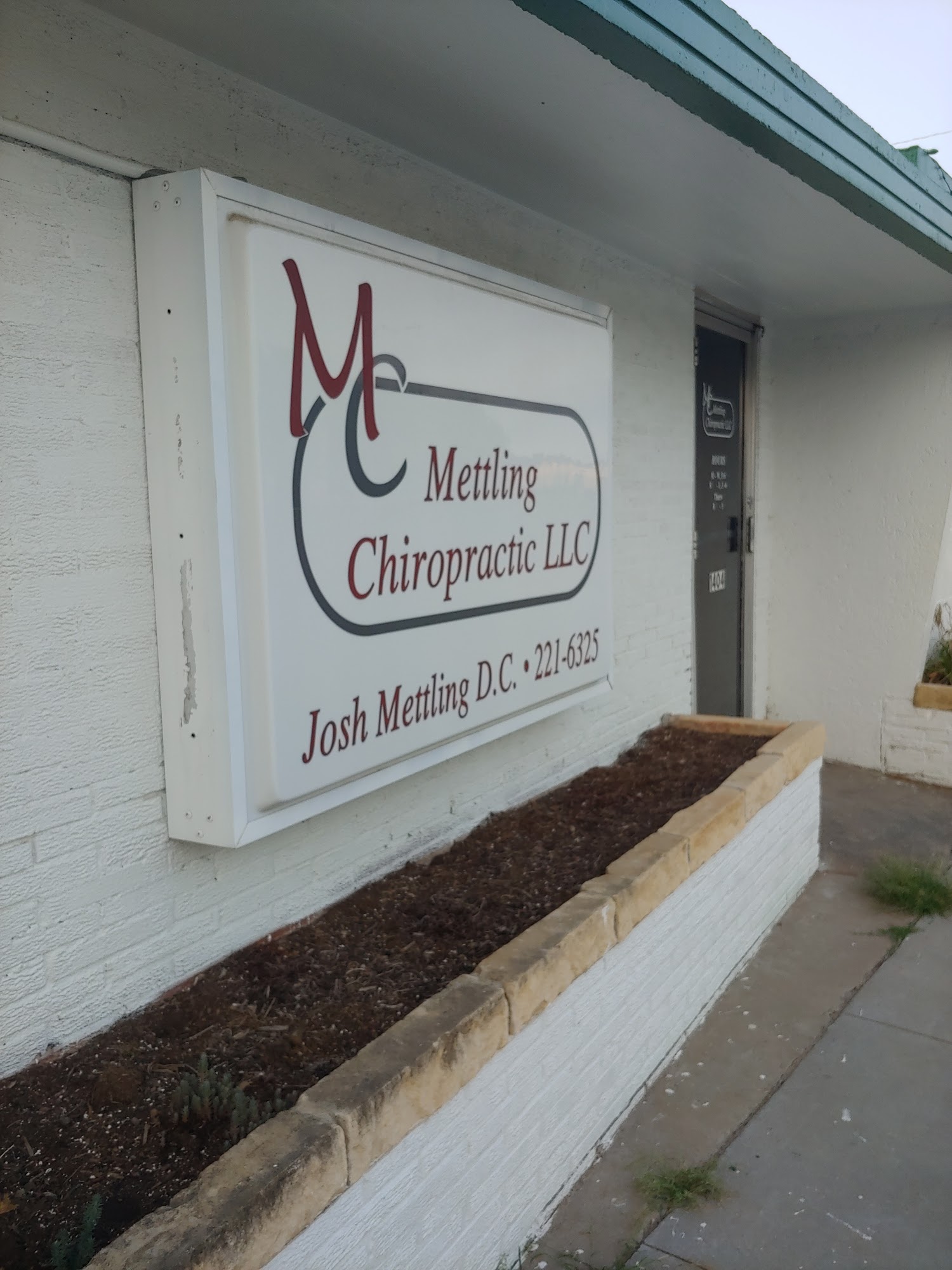 Mettling Chiropractic, LLC 1404 Main St, Winfield Kansas 67156