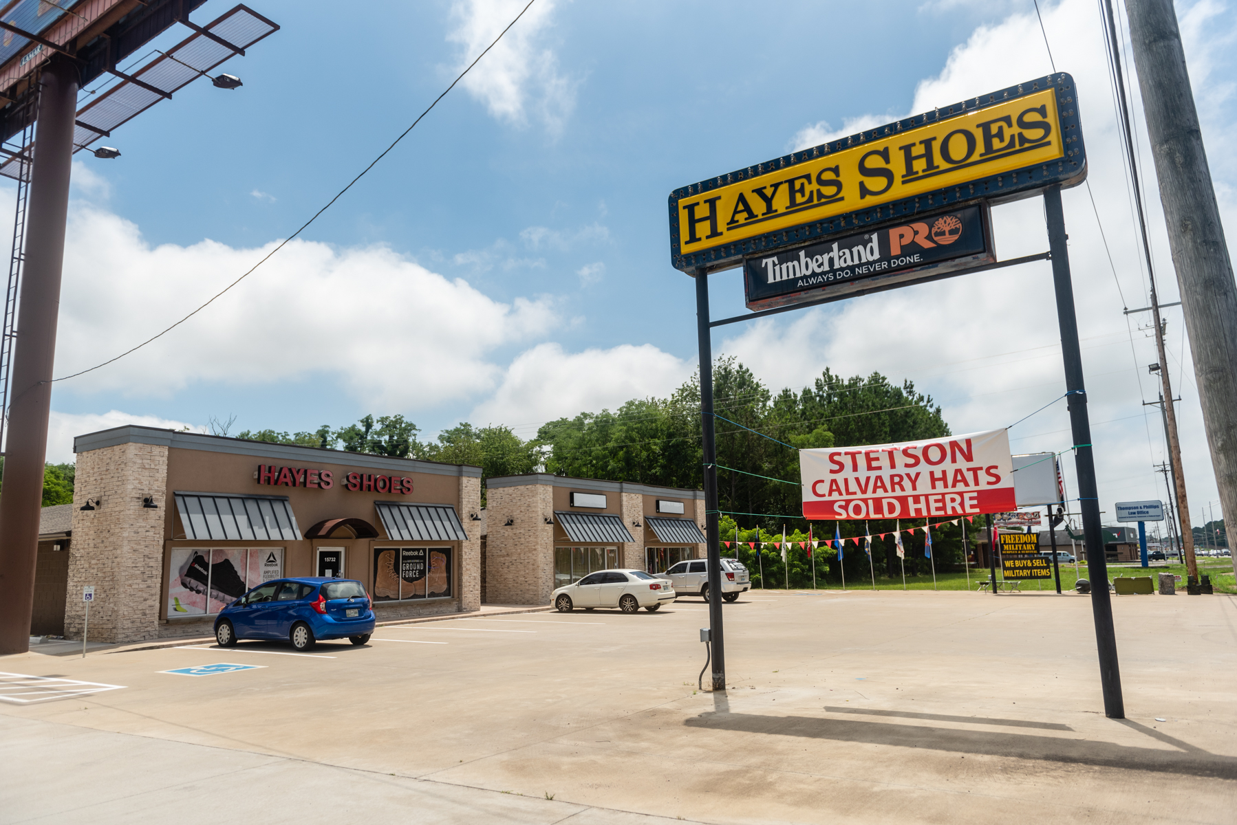 Hayes Shoes - Oak Grove
