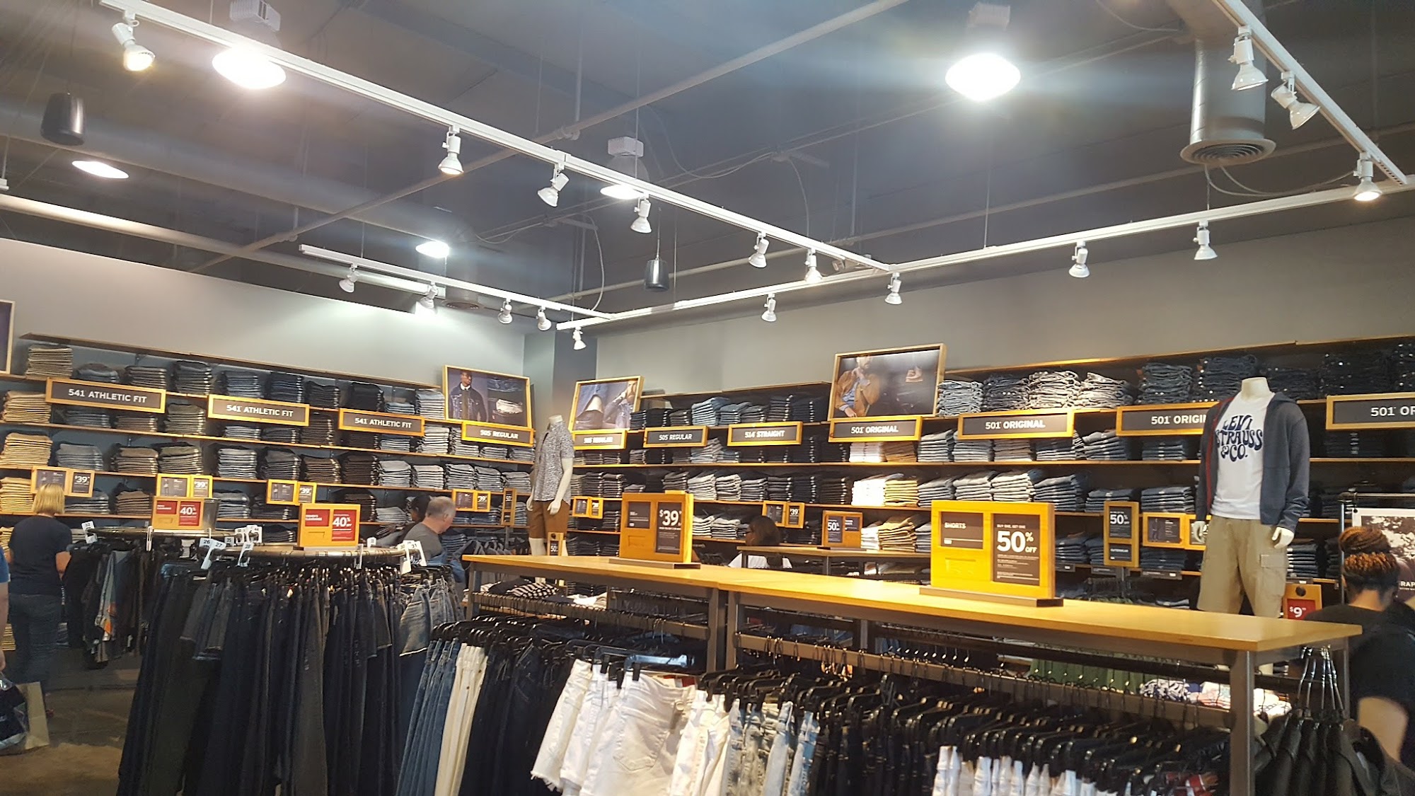 Levi’s Outlet Store