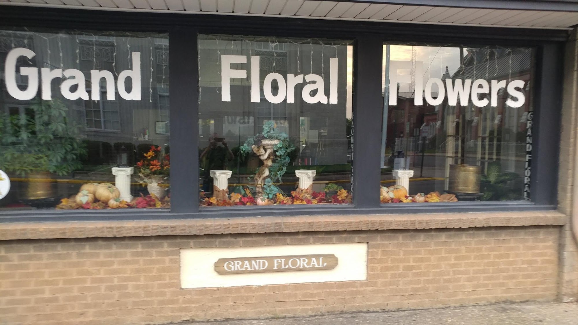 Grand Floral Monroe