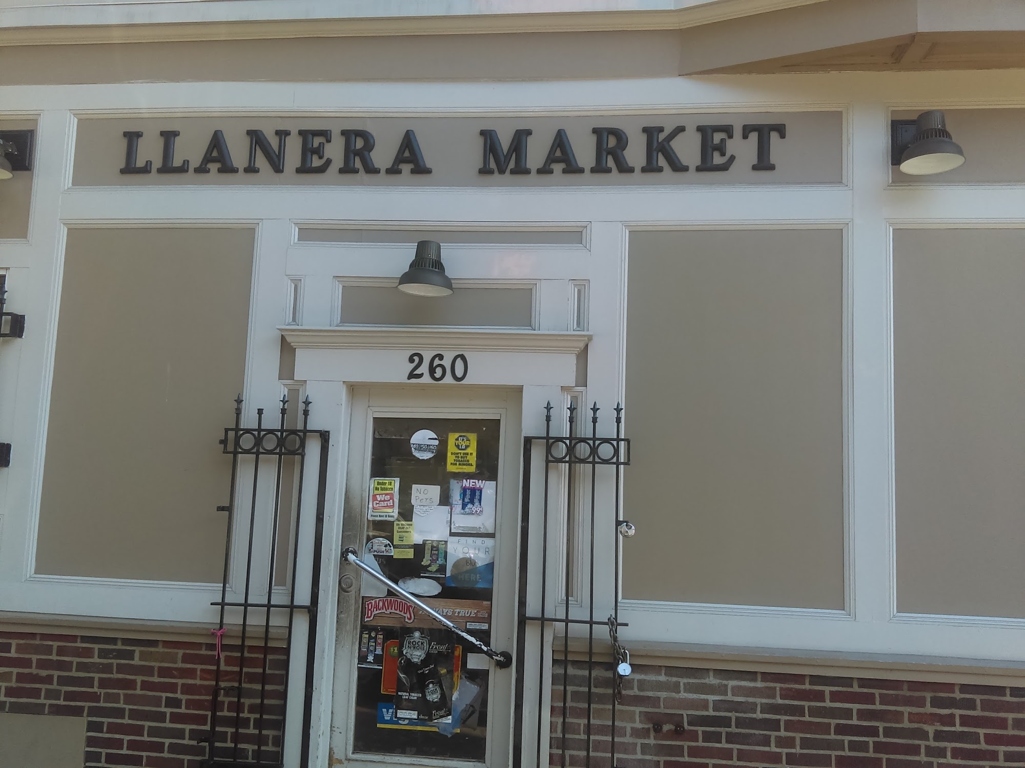 Llanera Super Market
