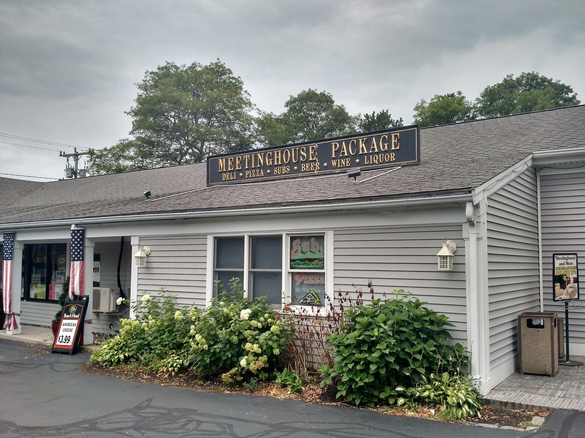 Meetinghouse Package Store & Deli