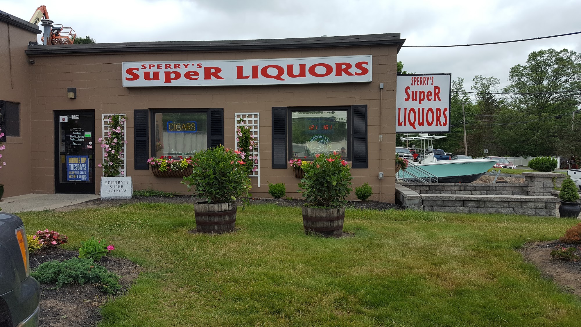 Sperry's Super Liquors