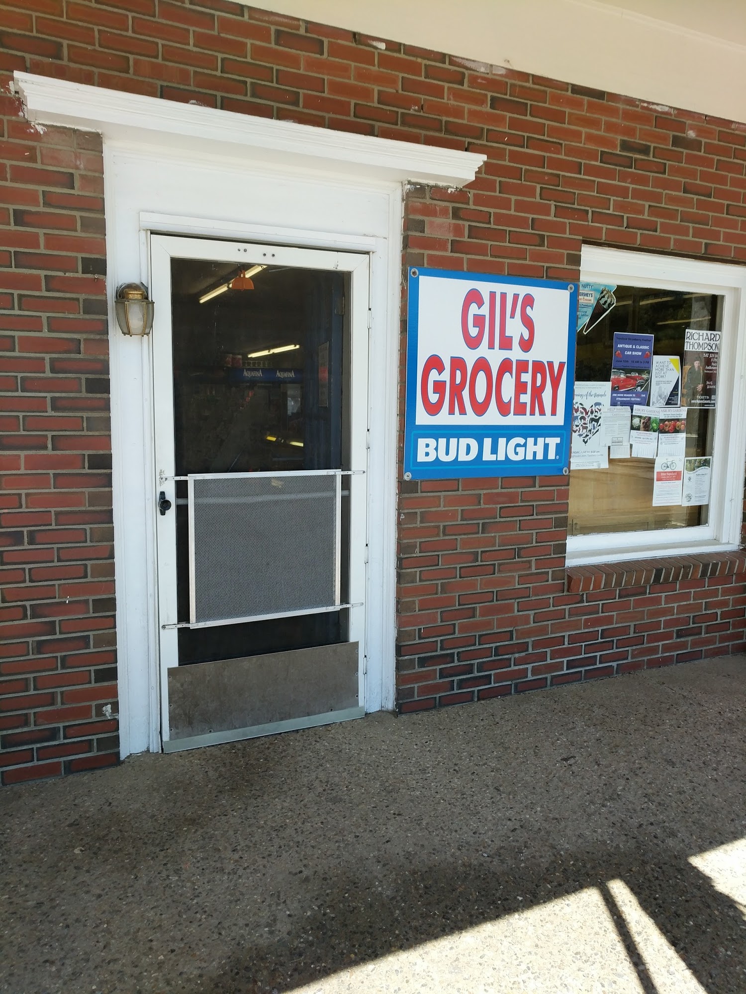 Gil's Grocery
