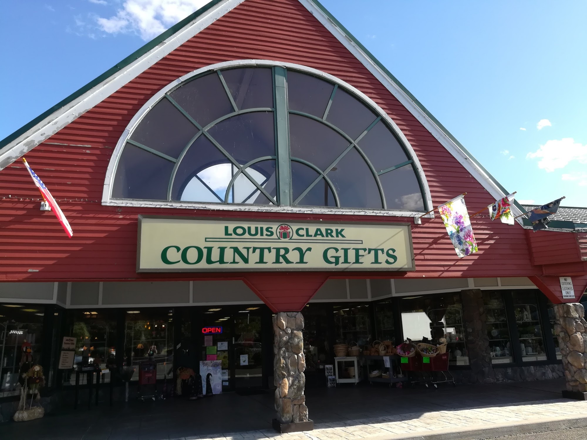Louis & Clark Country Gifts
