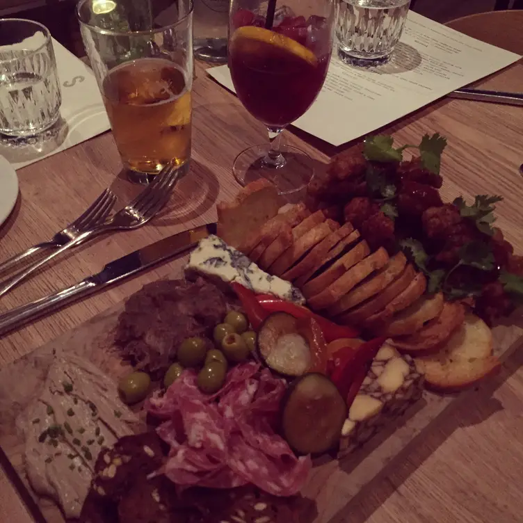 Photo credit: opentable