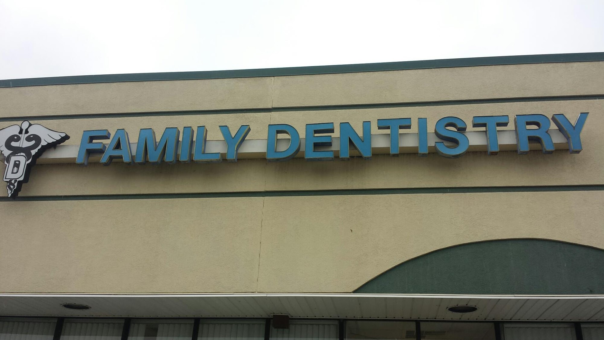 Family Dentistry & Assoc. of Belleville: Dr. Kenneth L. Williams Dr. Brian Bishop