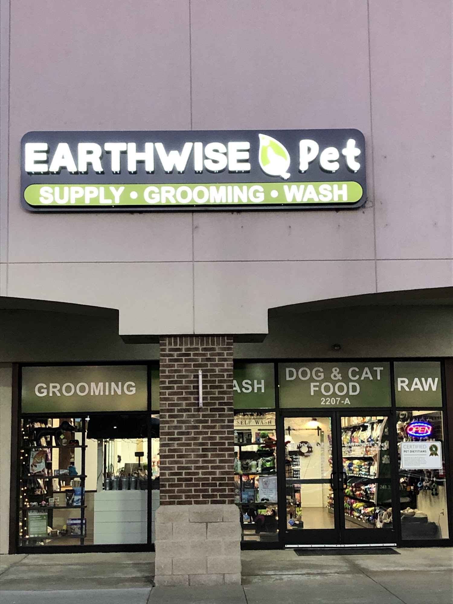 EarthWise Pet Supply & Grooming Bloomfield