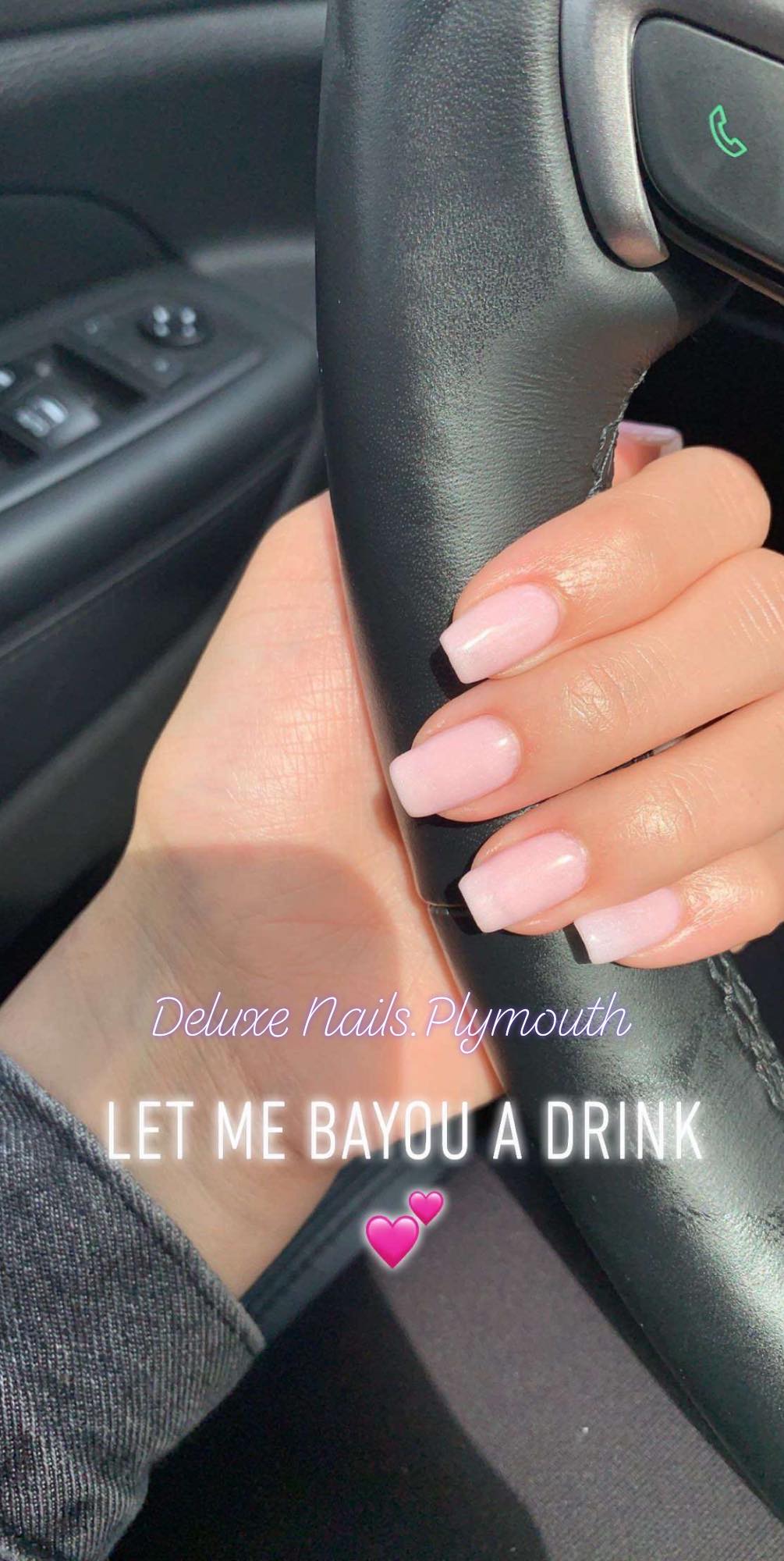 Deluxe Nails & Spa