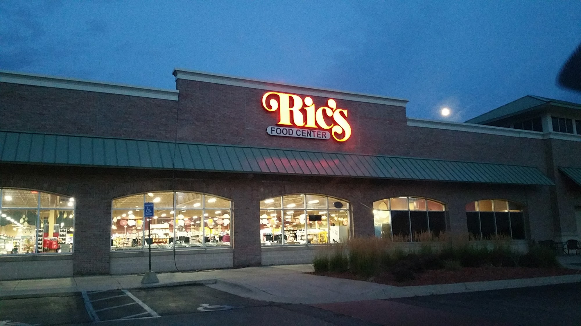 Ric's Food Center