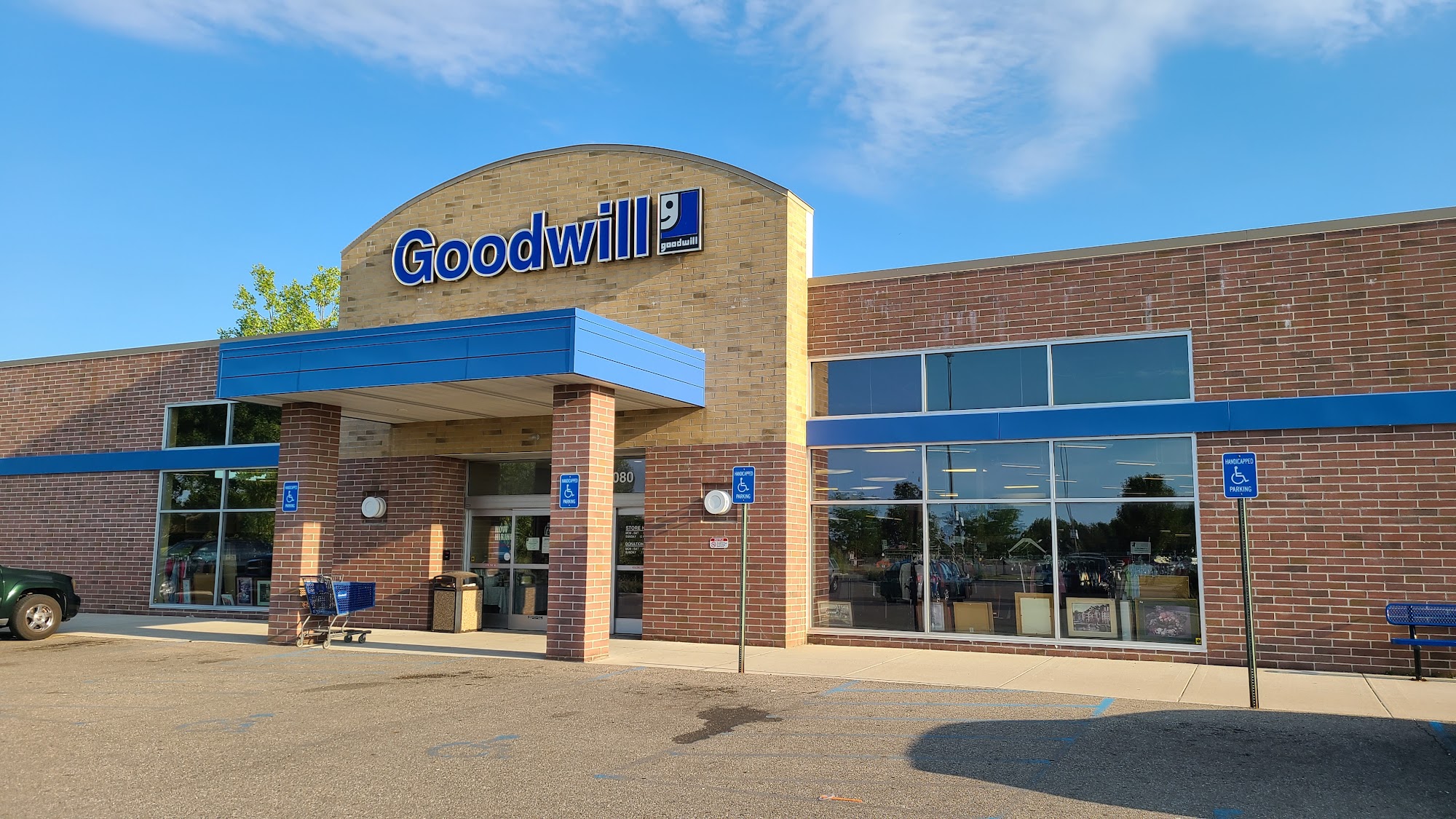 Goodwill Store and Donations: Woodhaven