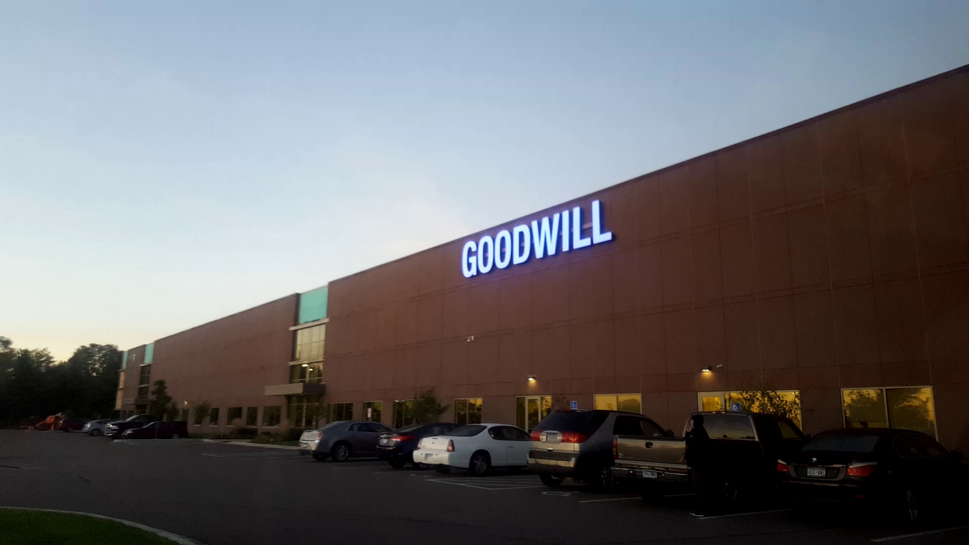 Goodwill - Brooklyn Park Outlet