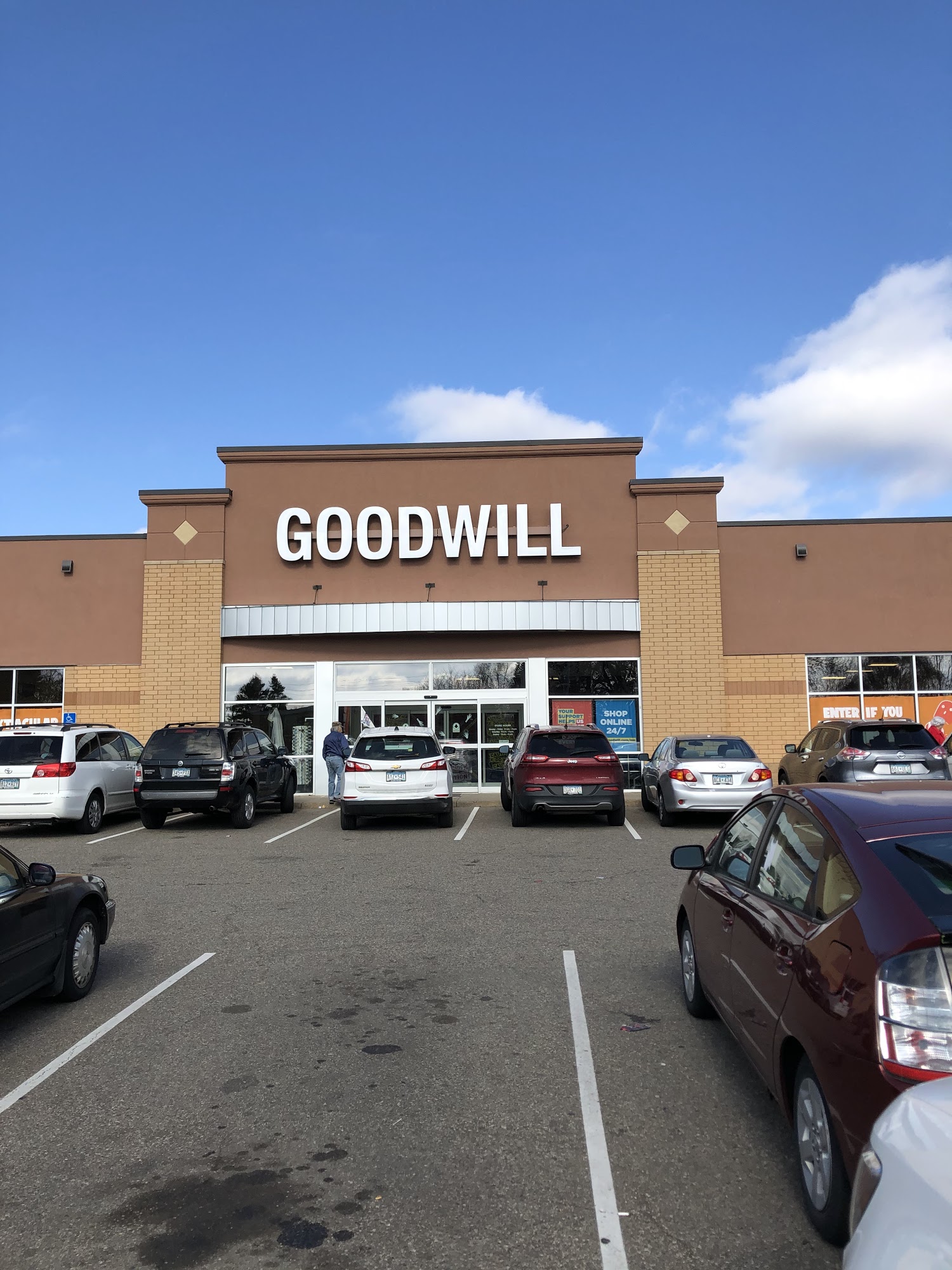 Goodwill - Roseville: County Road B