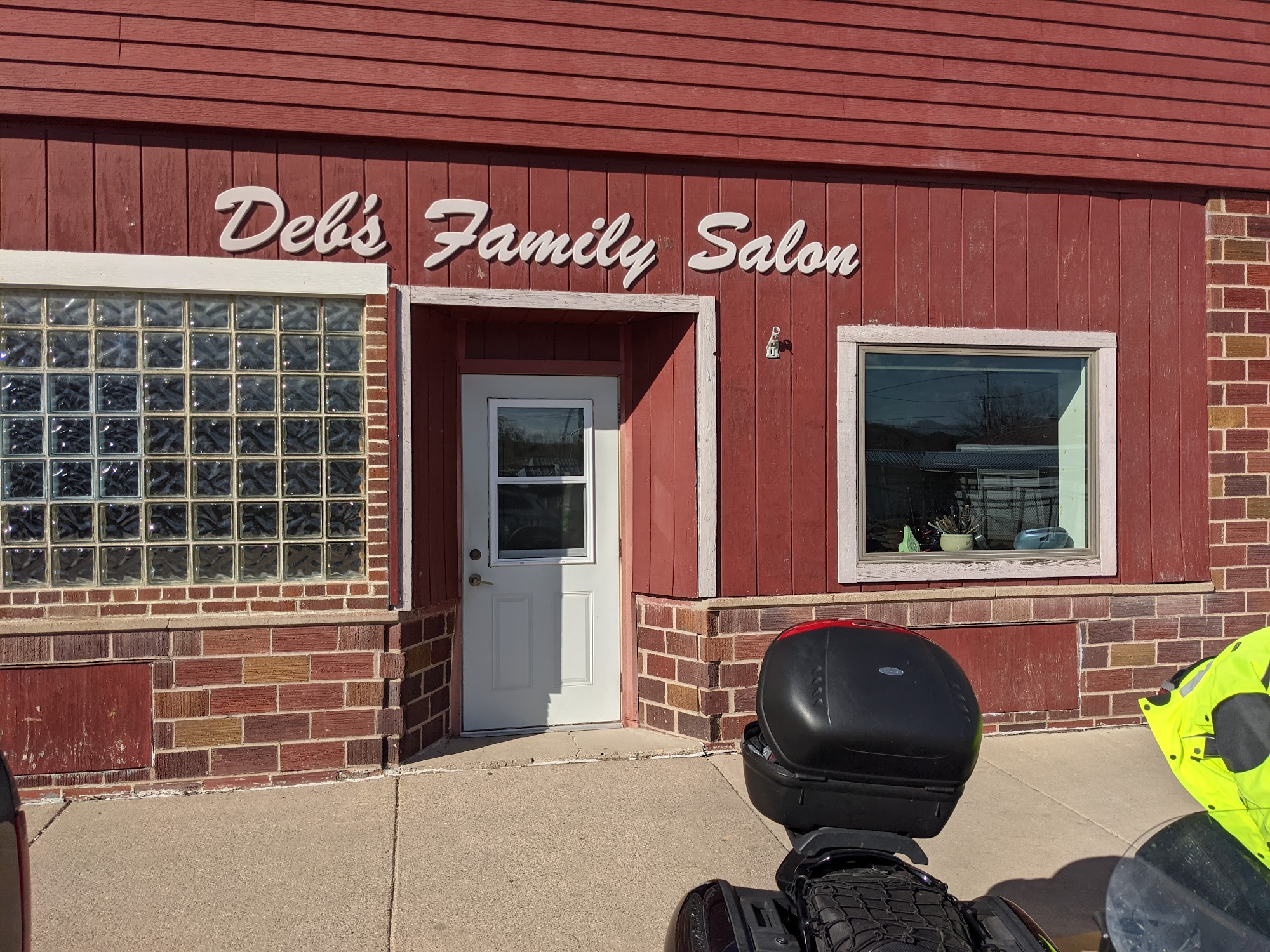 Deb's Family Salon 438 MN-60, Zumbro Falls Minnesota 55991