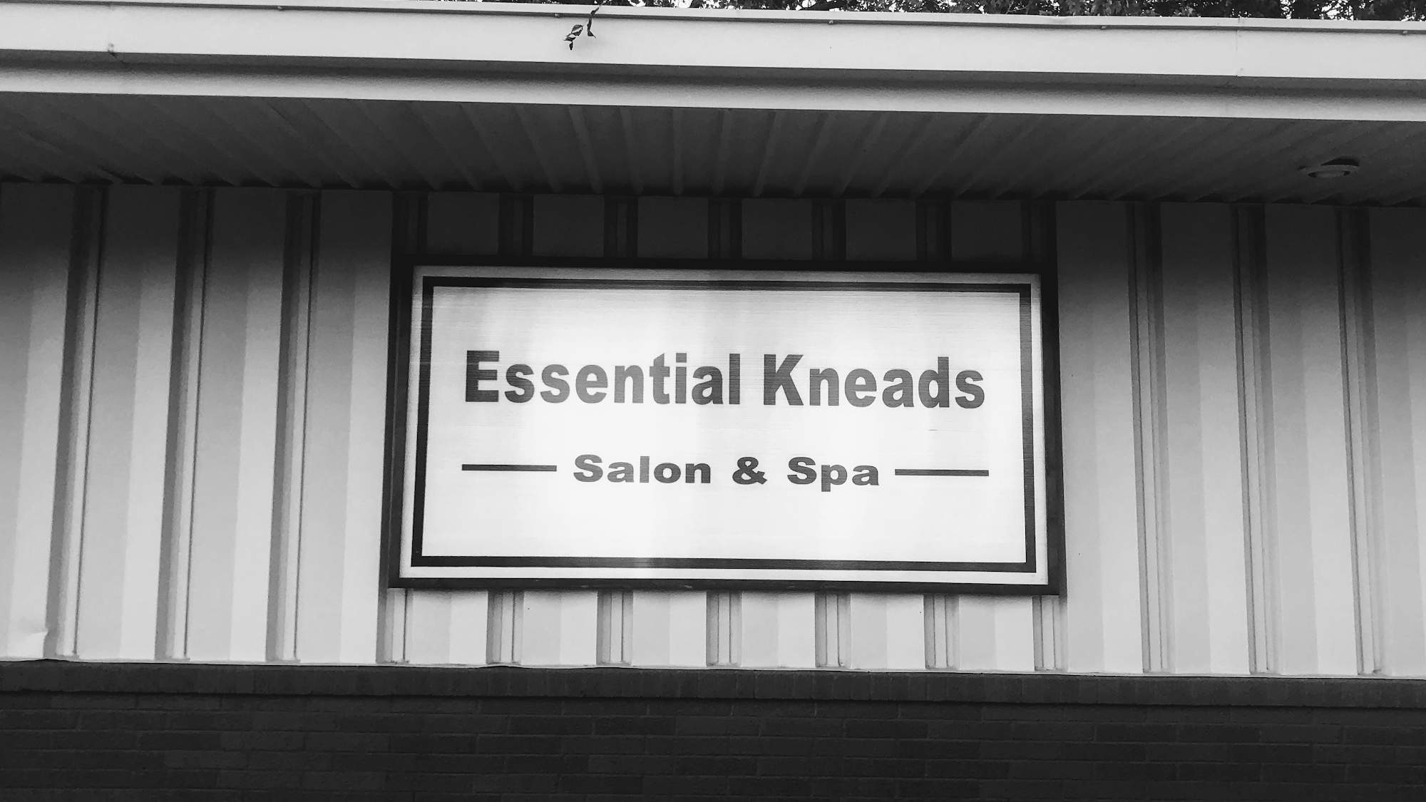 Essential Kneads Salon & Spa. LLC