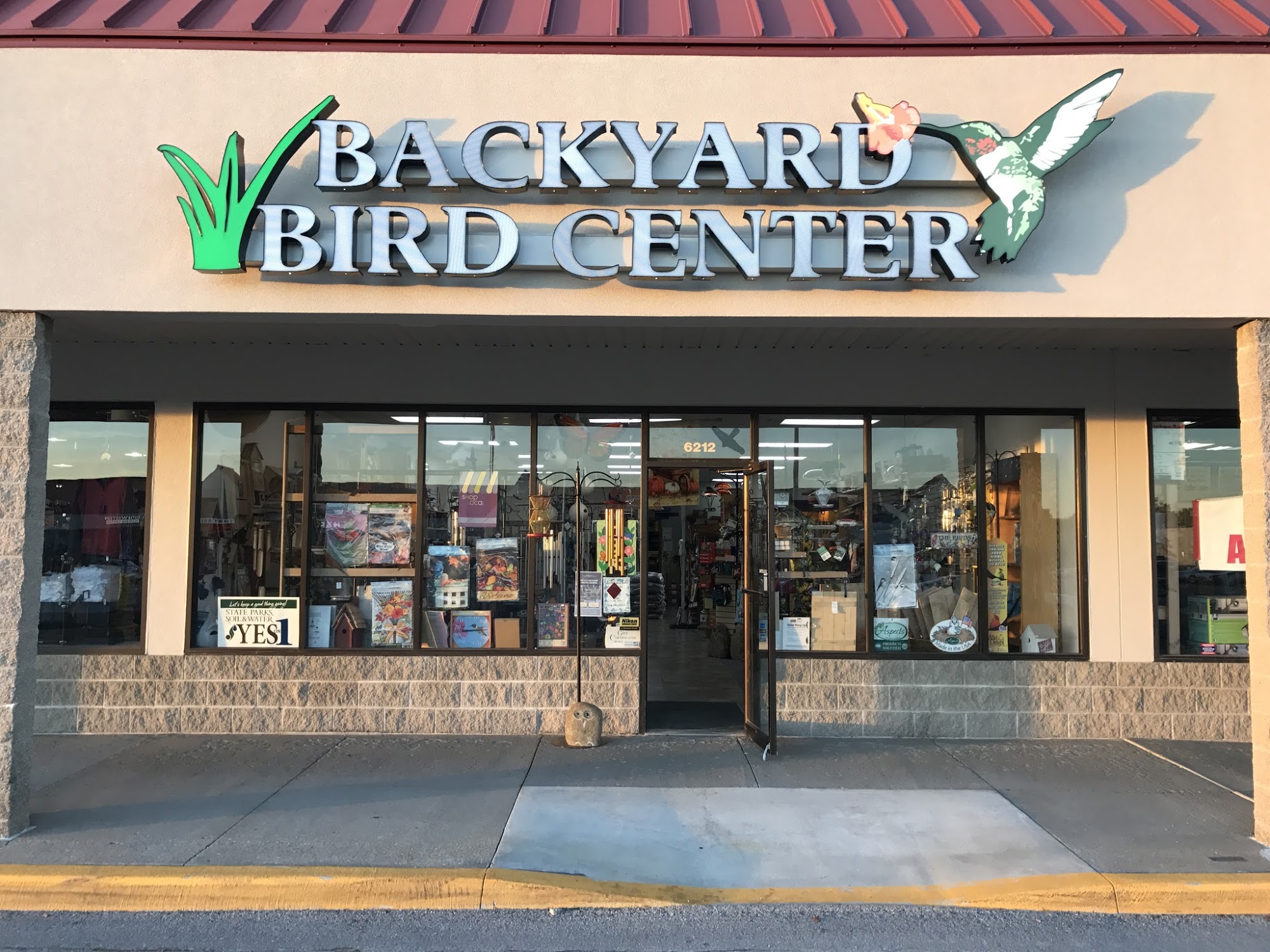 Backyard Bird Center